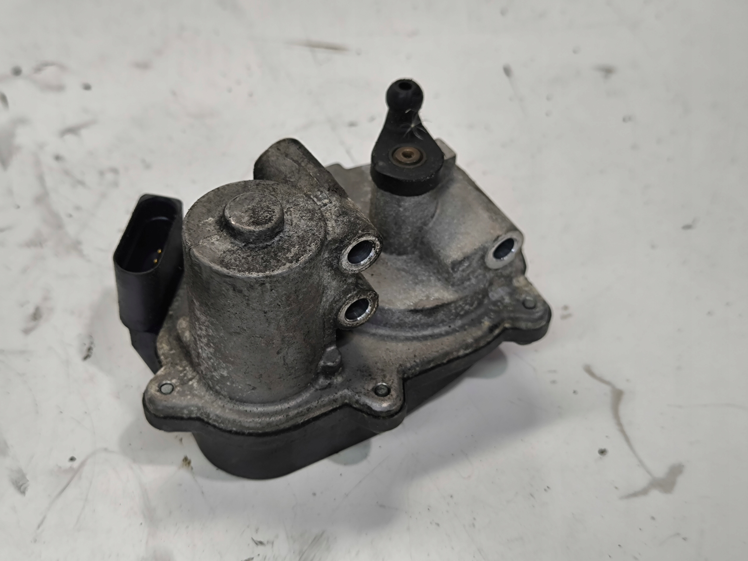 regulator KLAP header pipe AUDI VW SEAT SKODA 06F133482 original !!!