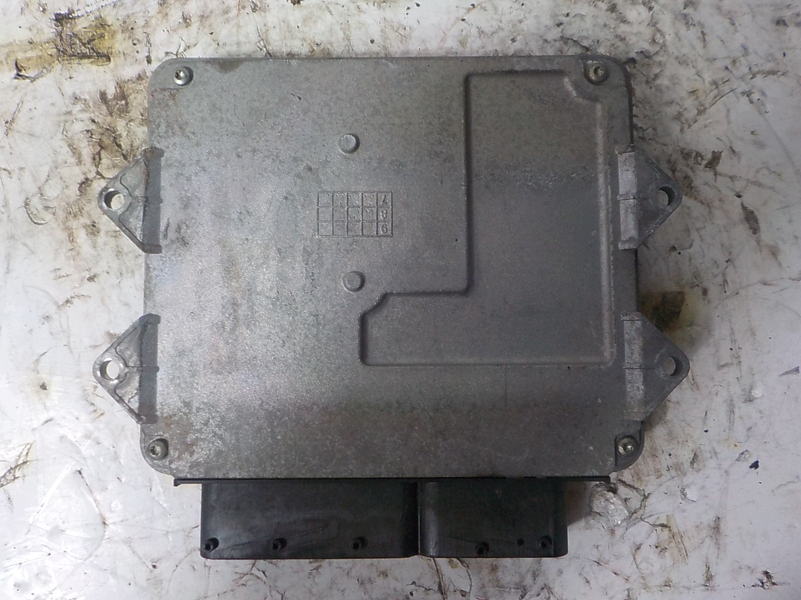 SUZUKI SWIFT III (MZ, EZ) computer control unit 55563975 MJD6O2.Y5