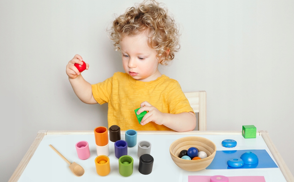 ZABAWKA MONTESSORI DREWNIANA SORTOWANIE UKŁADANIE KOLOROWA PIŁKA 12SZT 3CM Marka inna