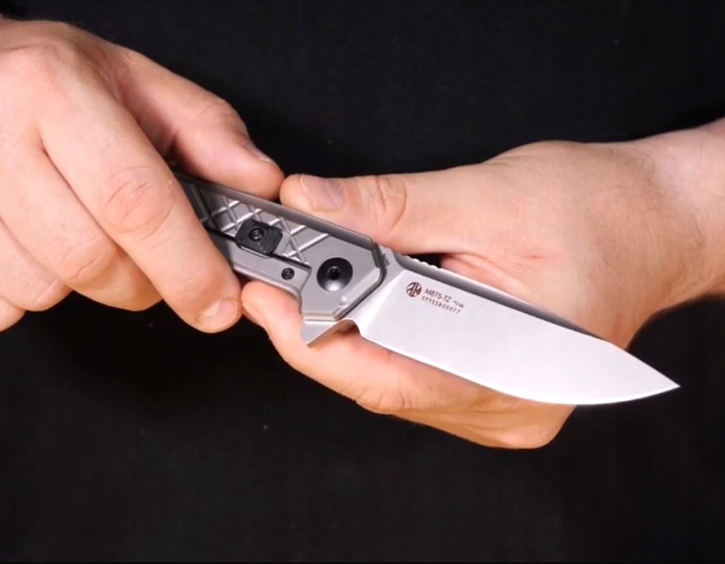 Nóż Ruike M875-TZ Waga 0.2 g