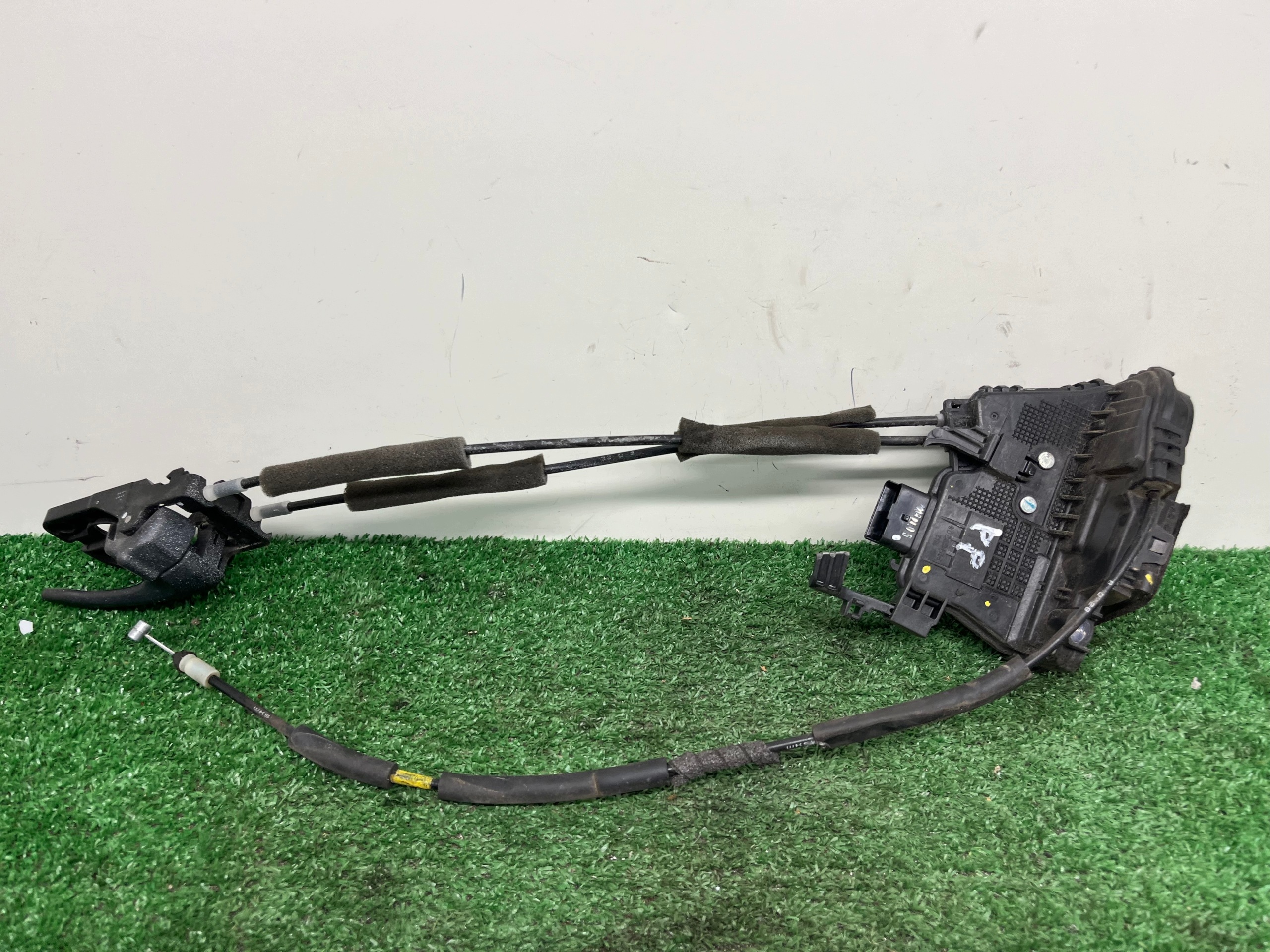 lock door right front KIA SOUL 81320-2K000