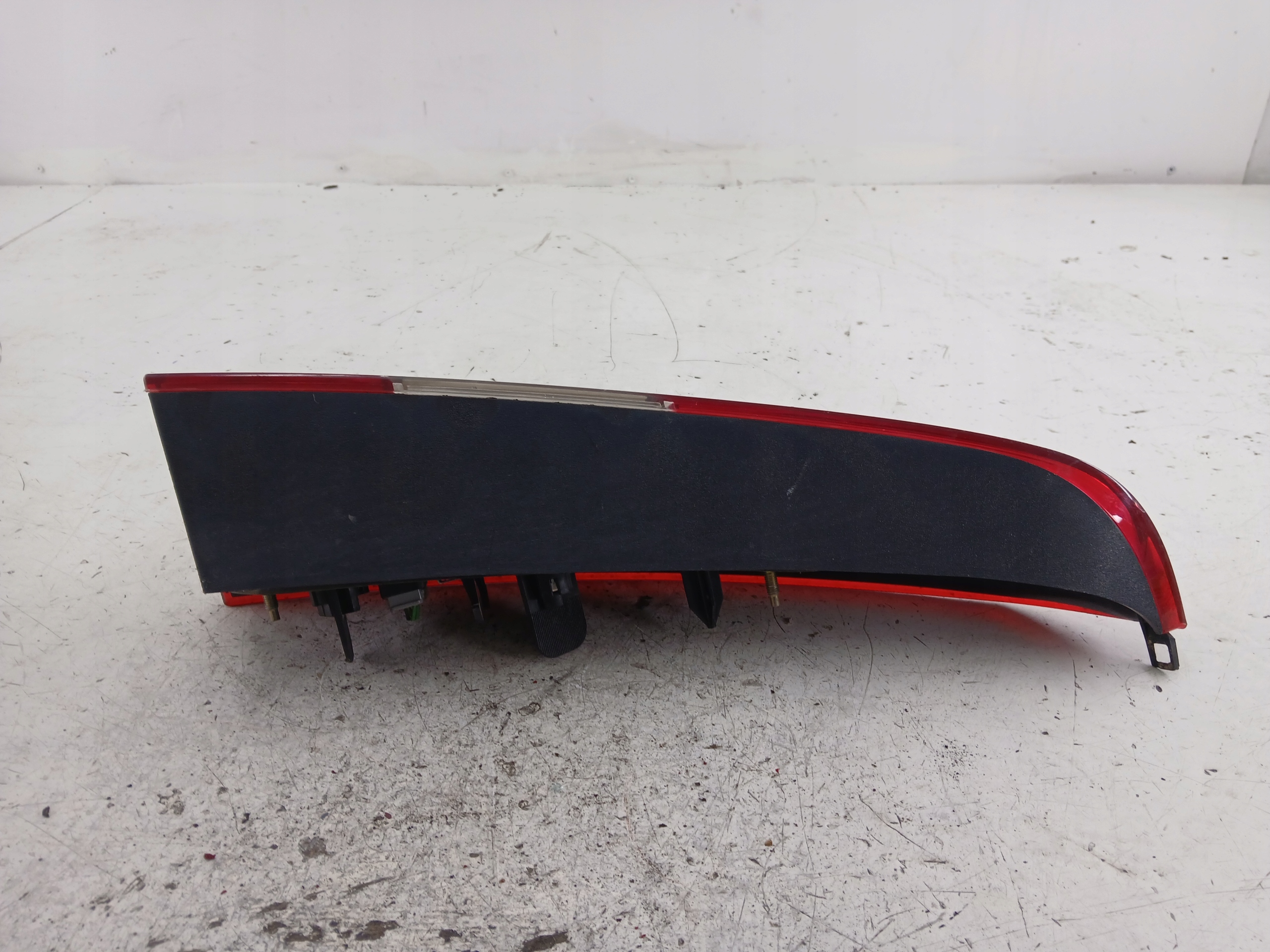 VOLVO V70 II light left rear part upper