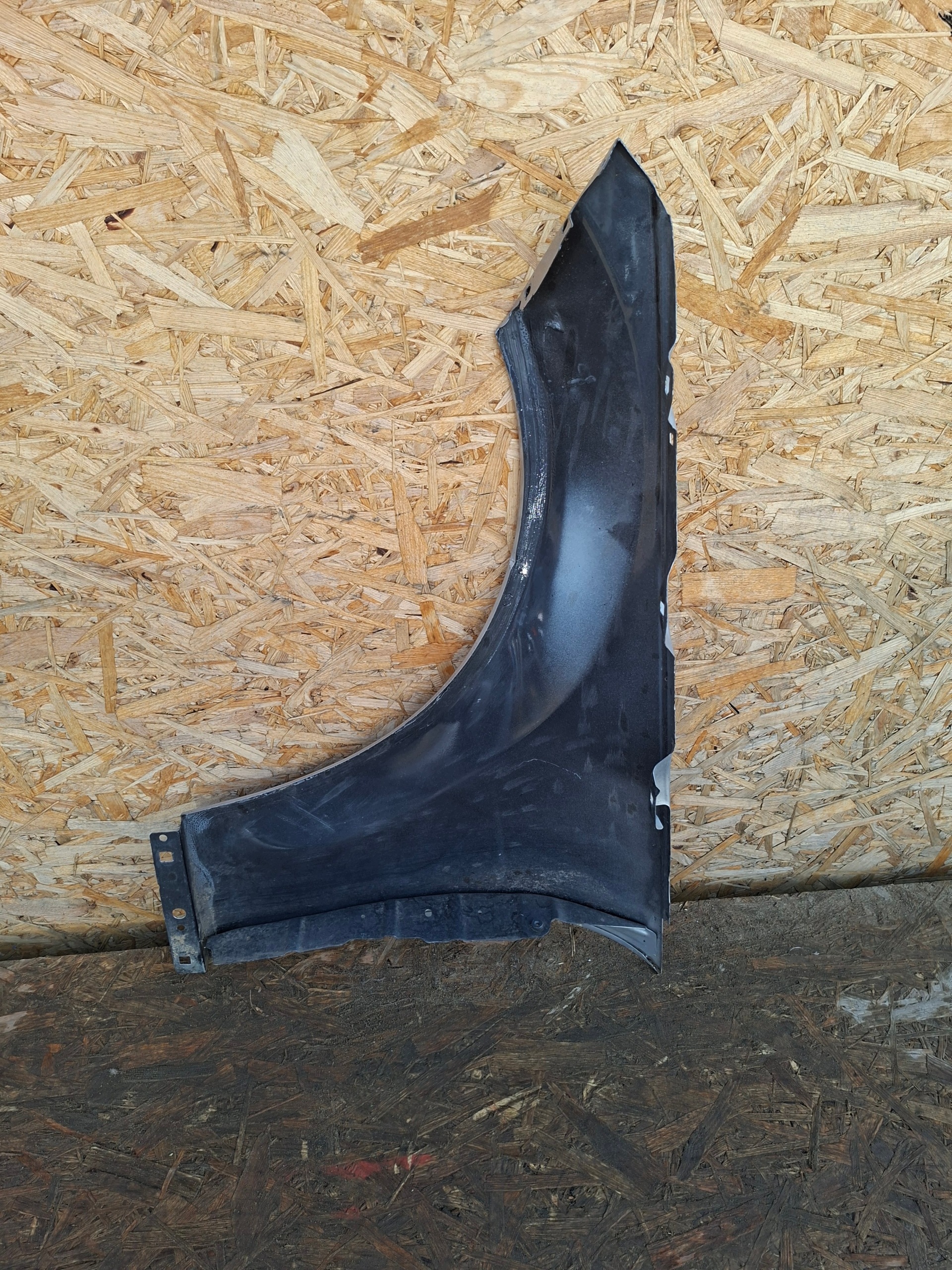 fender front front right MERCEDES C-KLASA 204