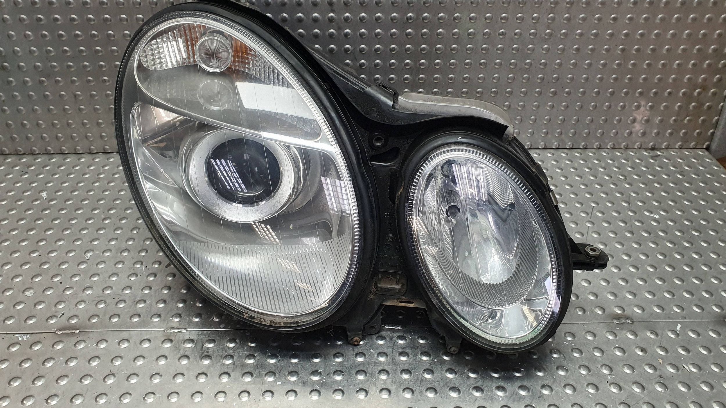 light REFLEKTOR right front MERCEDES W211 EUROPA