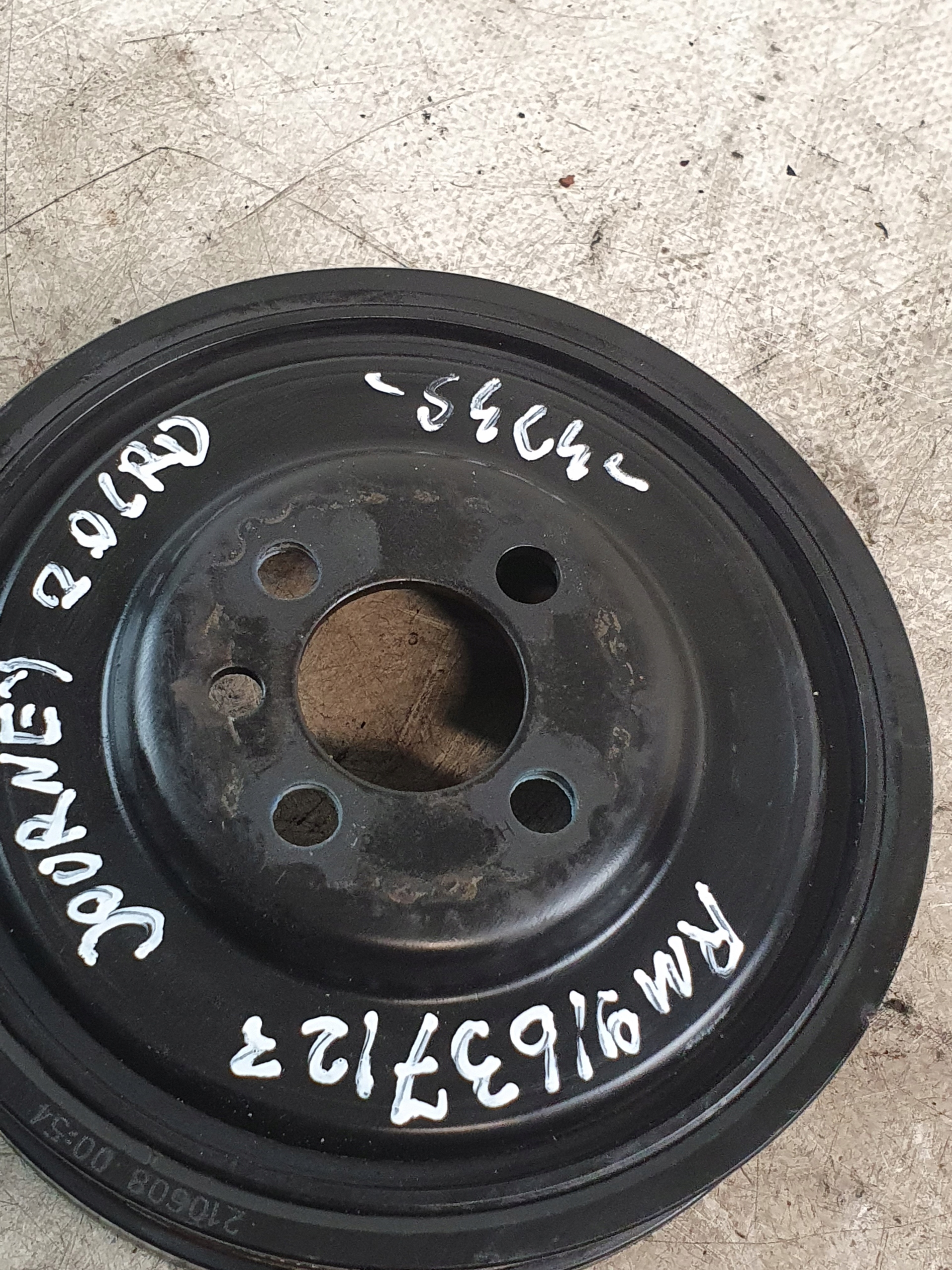 pulley OE 03G105243 DODGE JOURNEY 2.0CRD 09r.