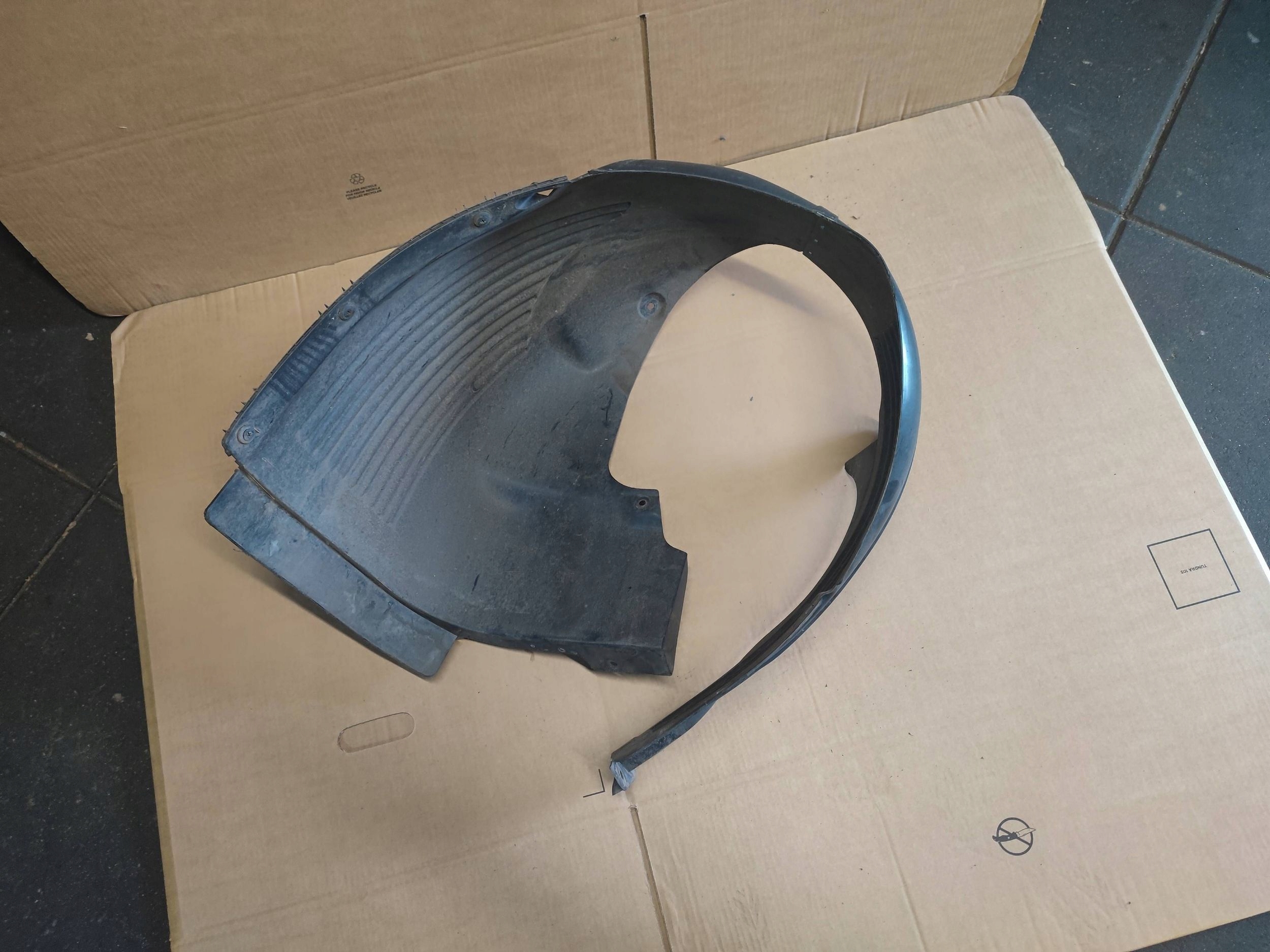 HYUNDAI I20 II mudguard front front left 86811C8000 original