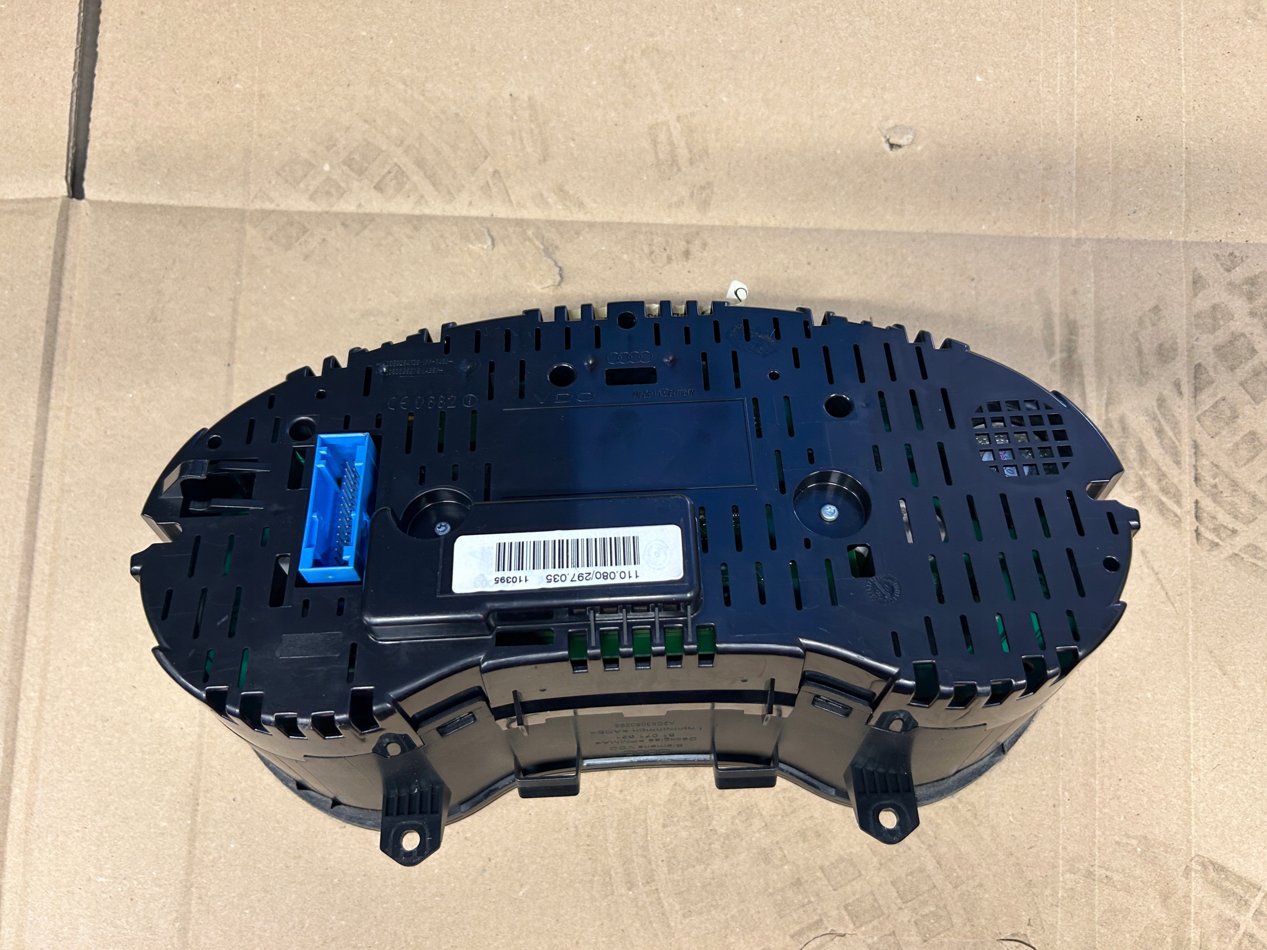 AUDI A3 8P 1,8 budíky 8P0920931F