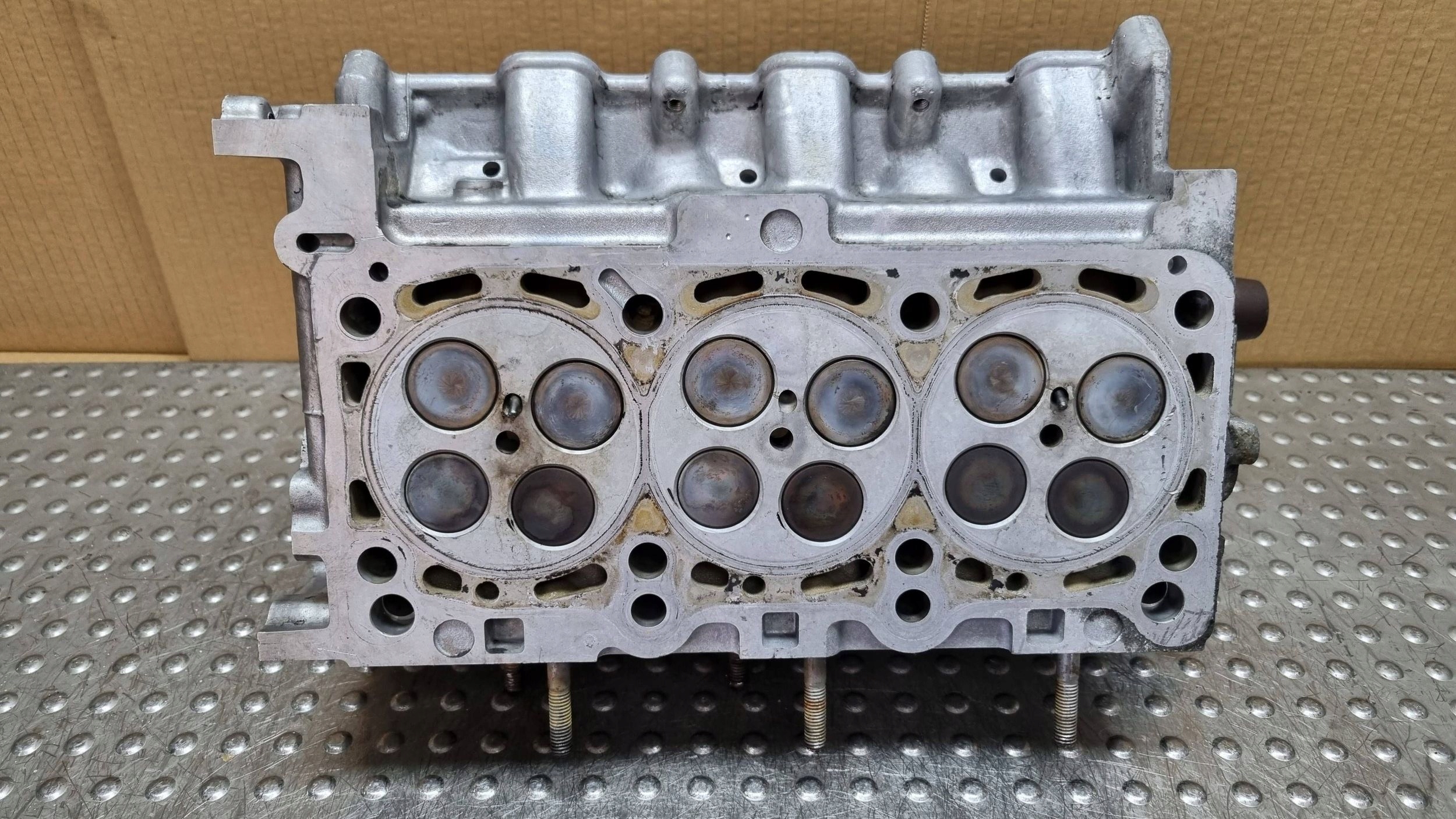 hlava vačky levá 0593AF 059353AJ AUDI A4 B7 A6 C6 A8 D3 Q7 2.7 3.0 TDI