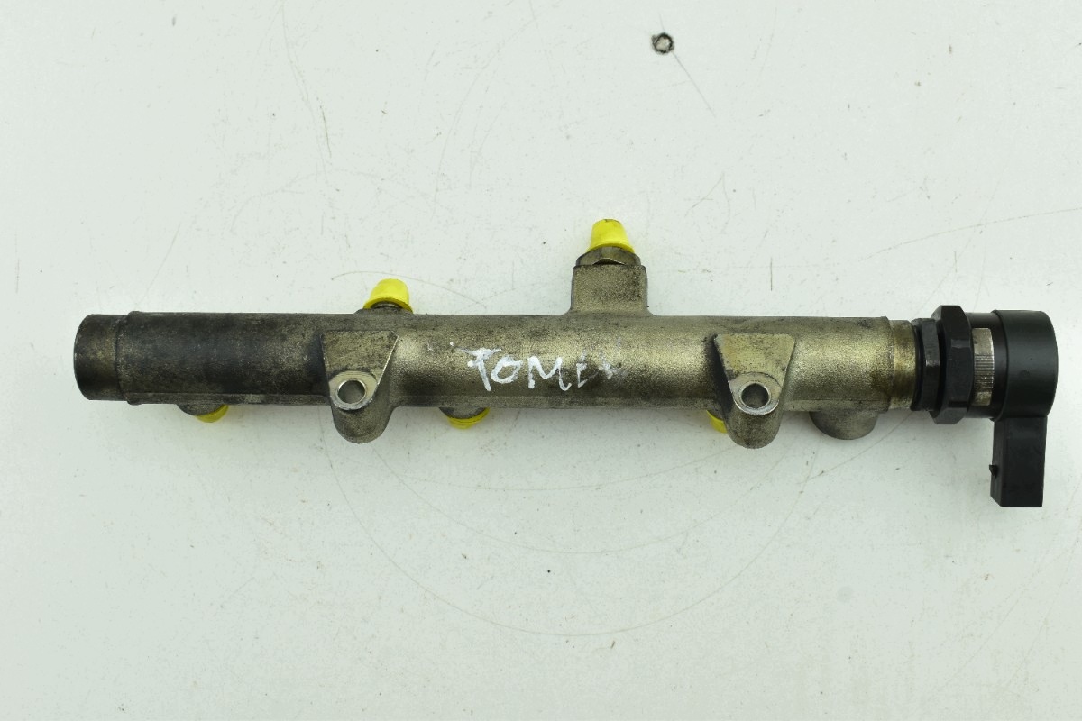 Kraftstoffverteiler Einspritzleiste Sensor AUDI A4 B7 A6 C6 3.0 TDI 059130090J 057130764B