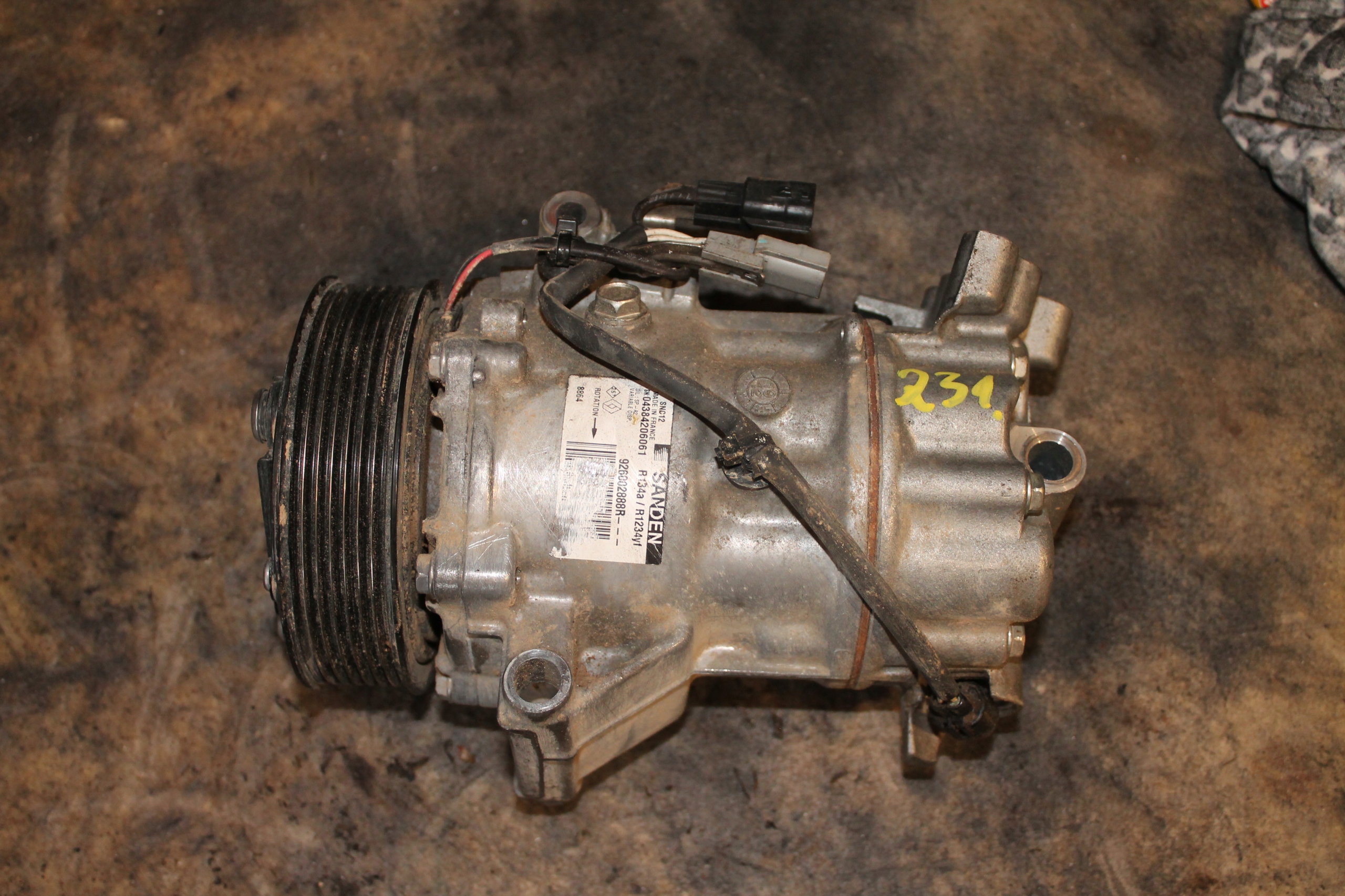 231. kompresor klimatizaci NISSAN 926006UB0A
