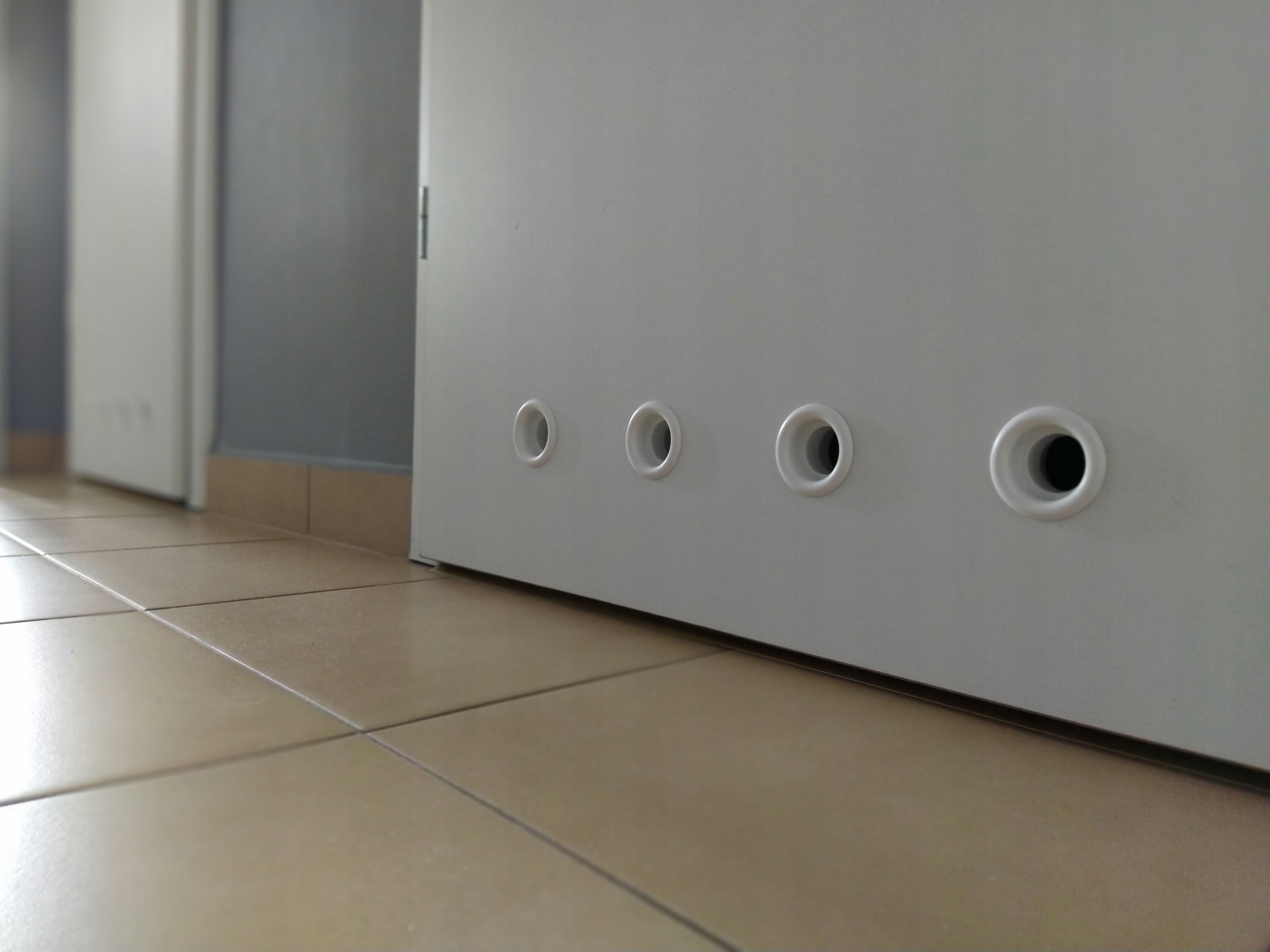 TULEJKA WENTYLACYJNA BRĄZ TULEJA DRZWIOWA KRATKA Kolor biały