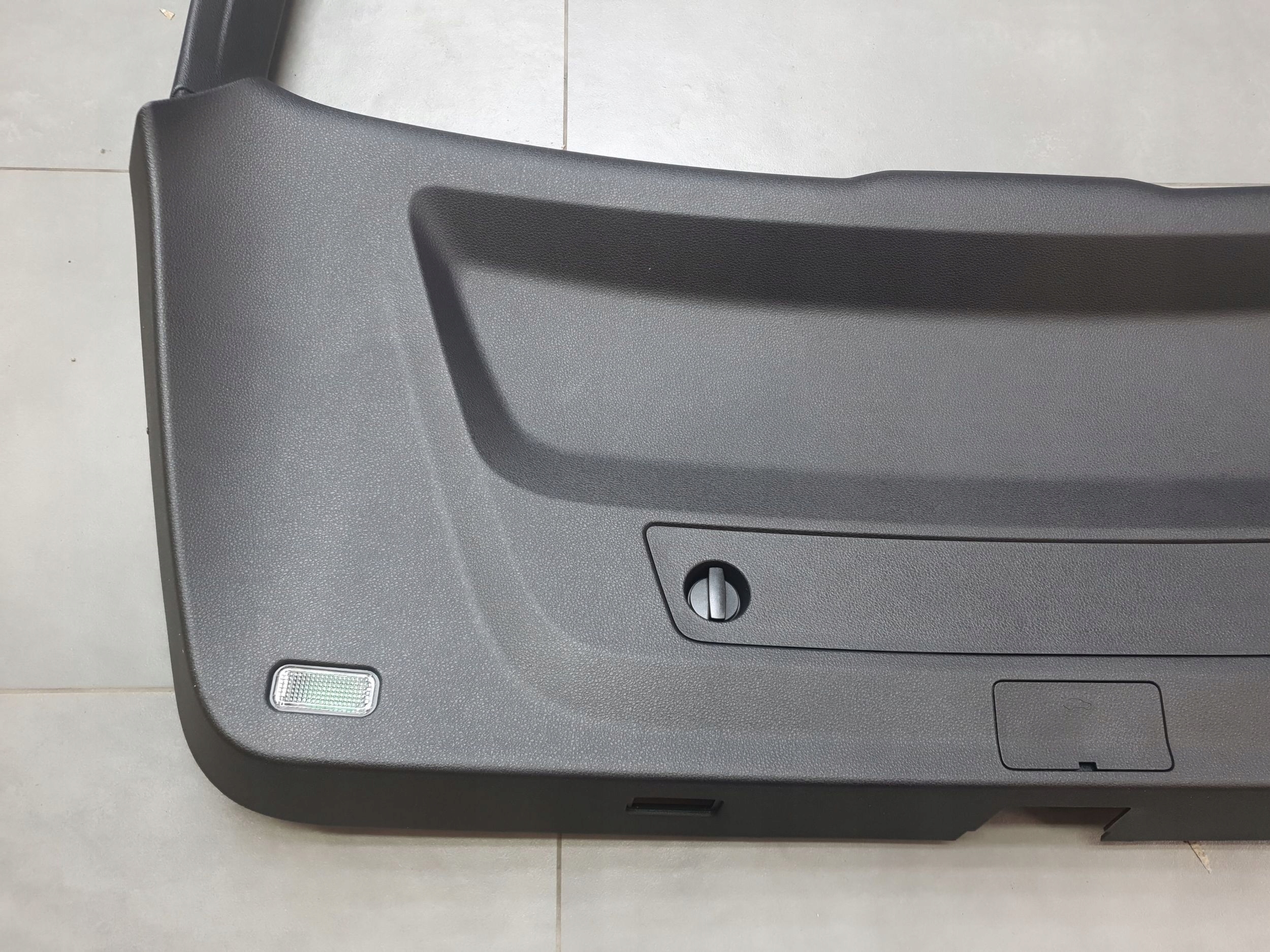 Audi Q8 plastics covers bonnet boot upholstery 4M8867973