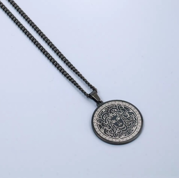 Czarny Naszyjnik Mitologiczna Meduza Gorgon STAL Punk Gothic Materiał stal