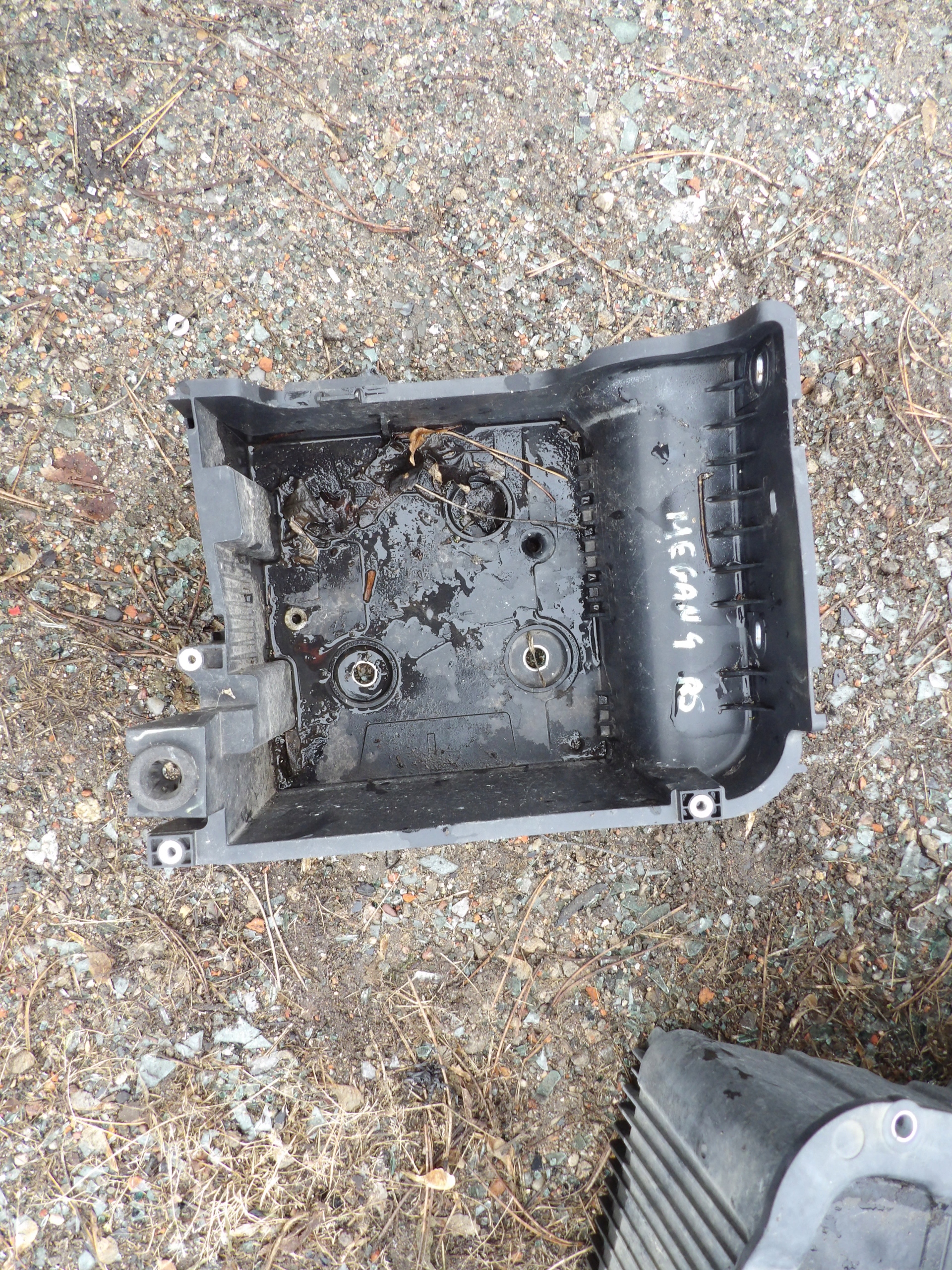 PODSTAWA AKUMULATORA RENAULT MEGANE 4 IV RS