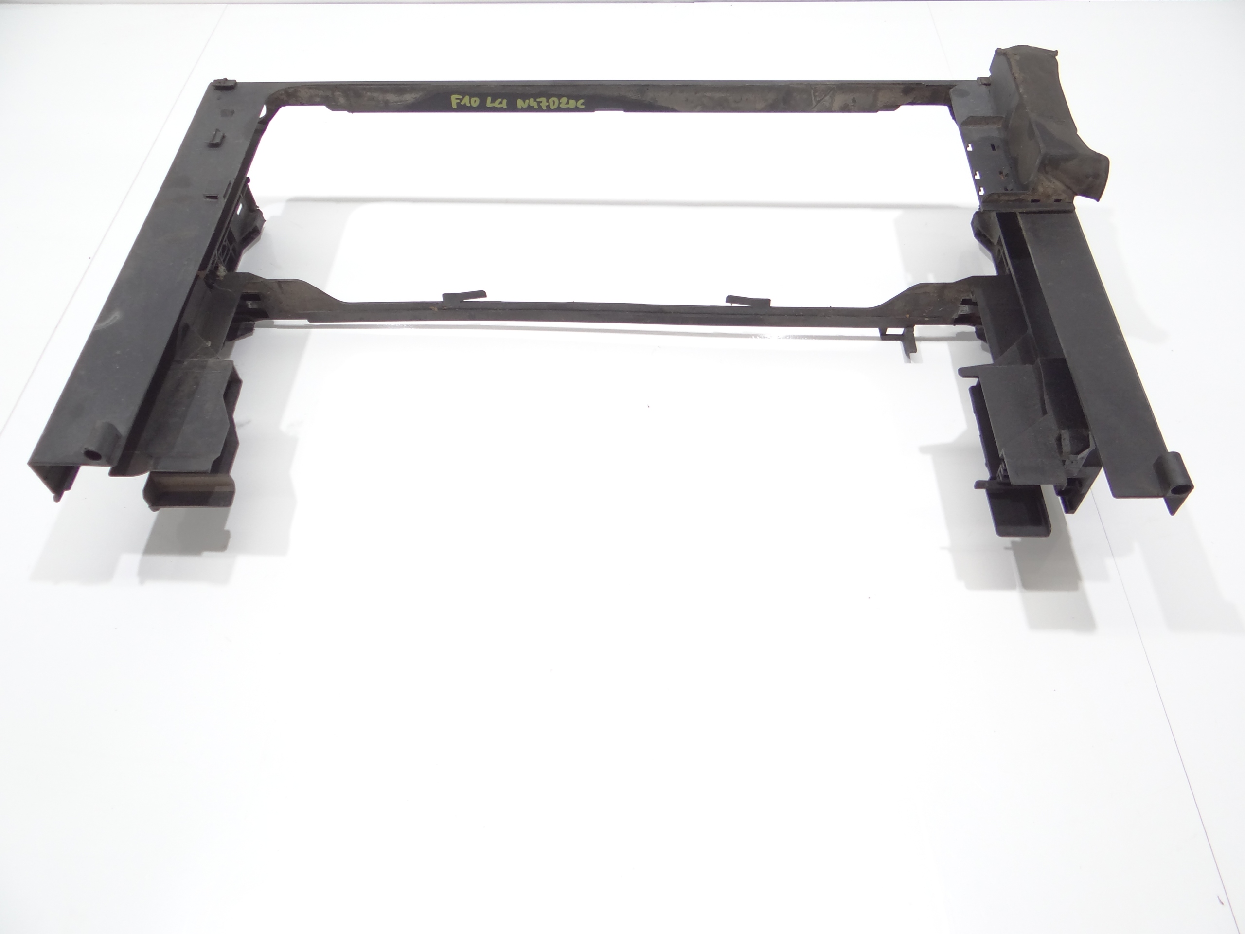 OBUDOWA RAMKA CHŁODNIC BMW F10 F11 LCI N47D20C