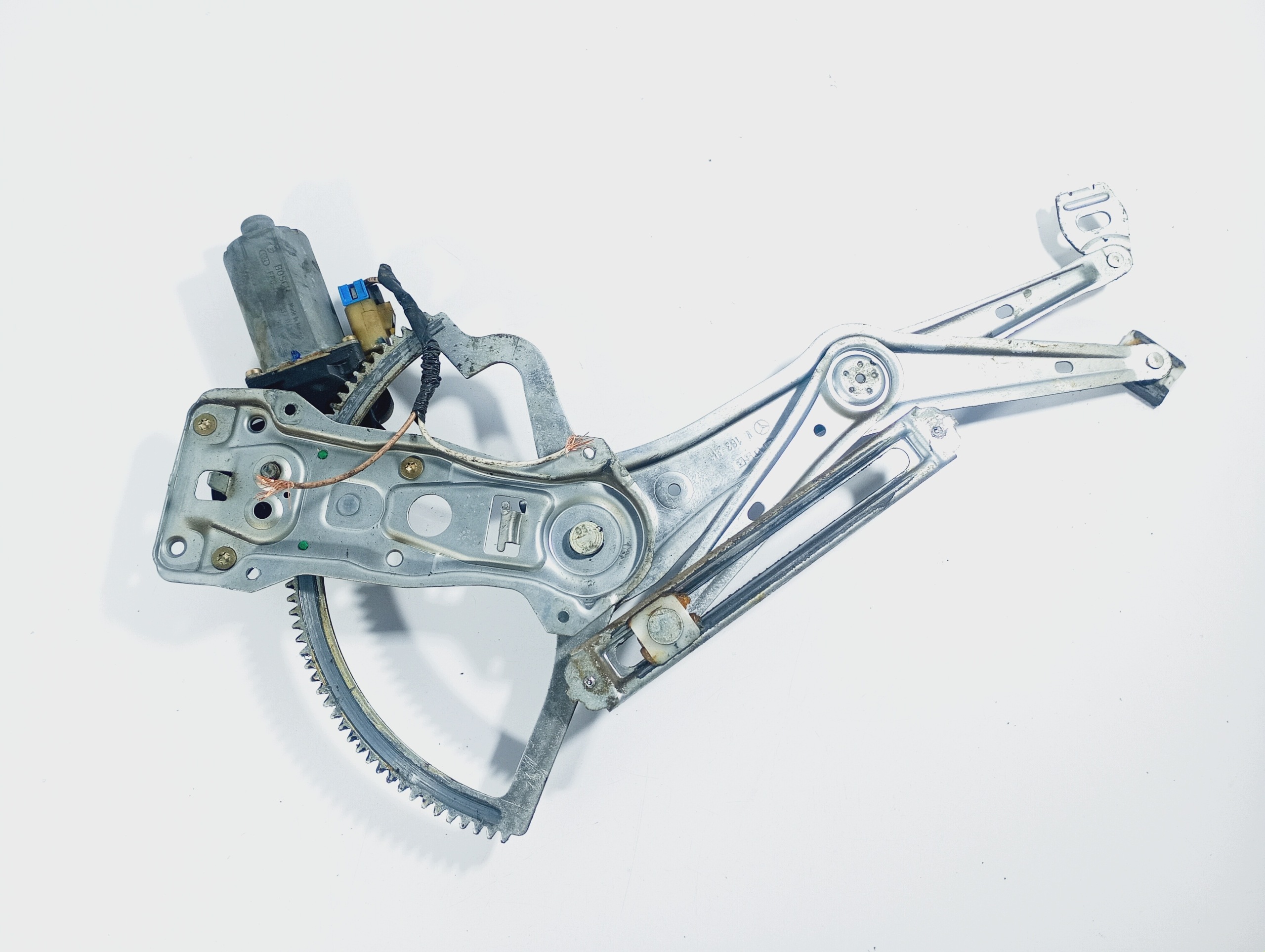 window regulator left front OE 9137041104 Mercedes ML W163 98-03