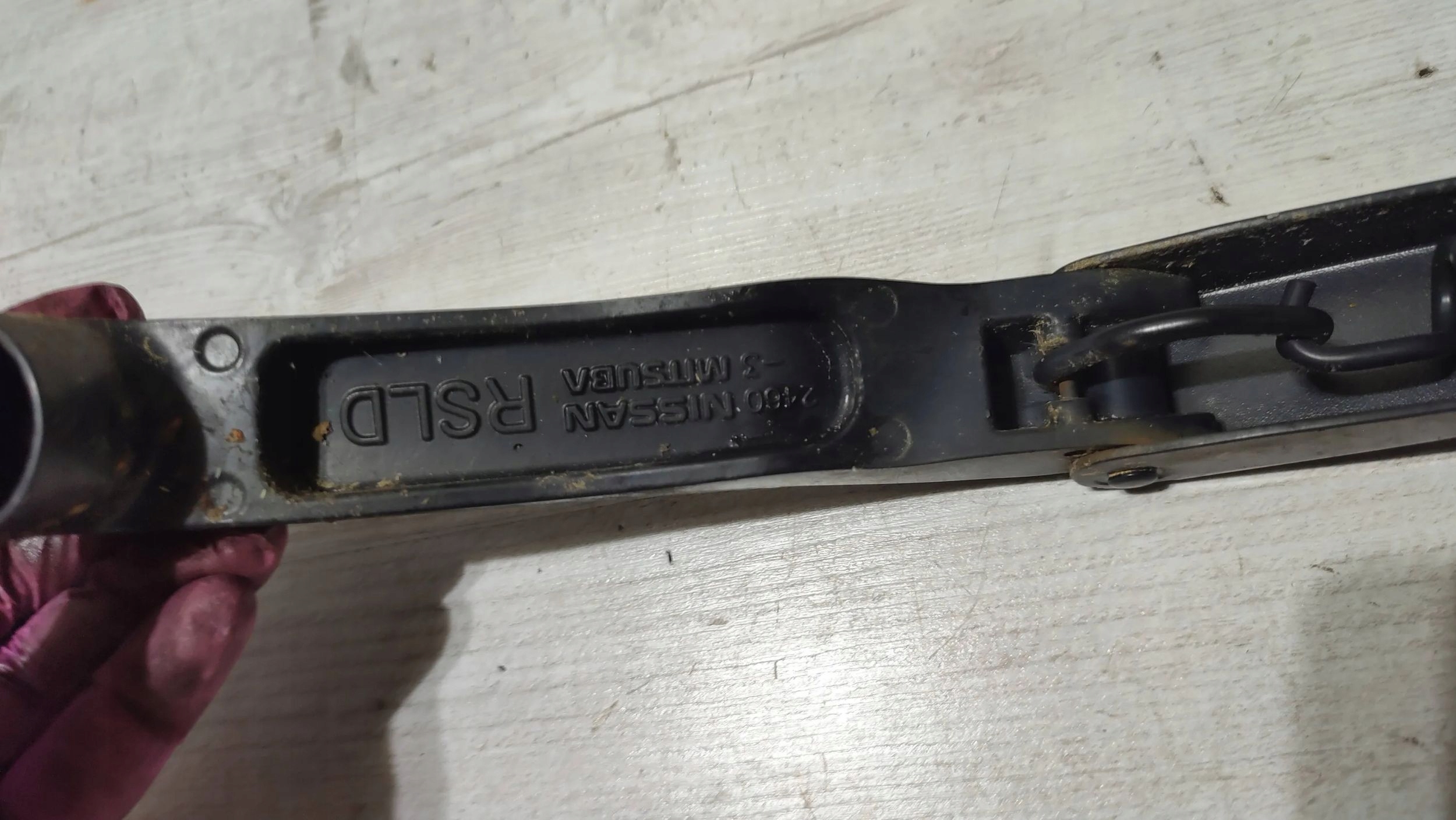 Renault Kadjar 17r 1.5dci front side left wiper arm