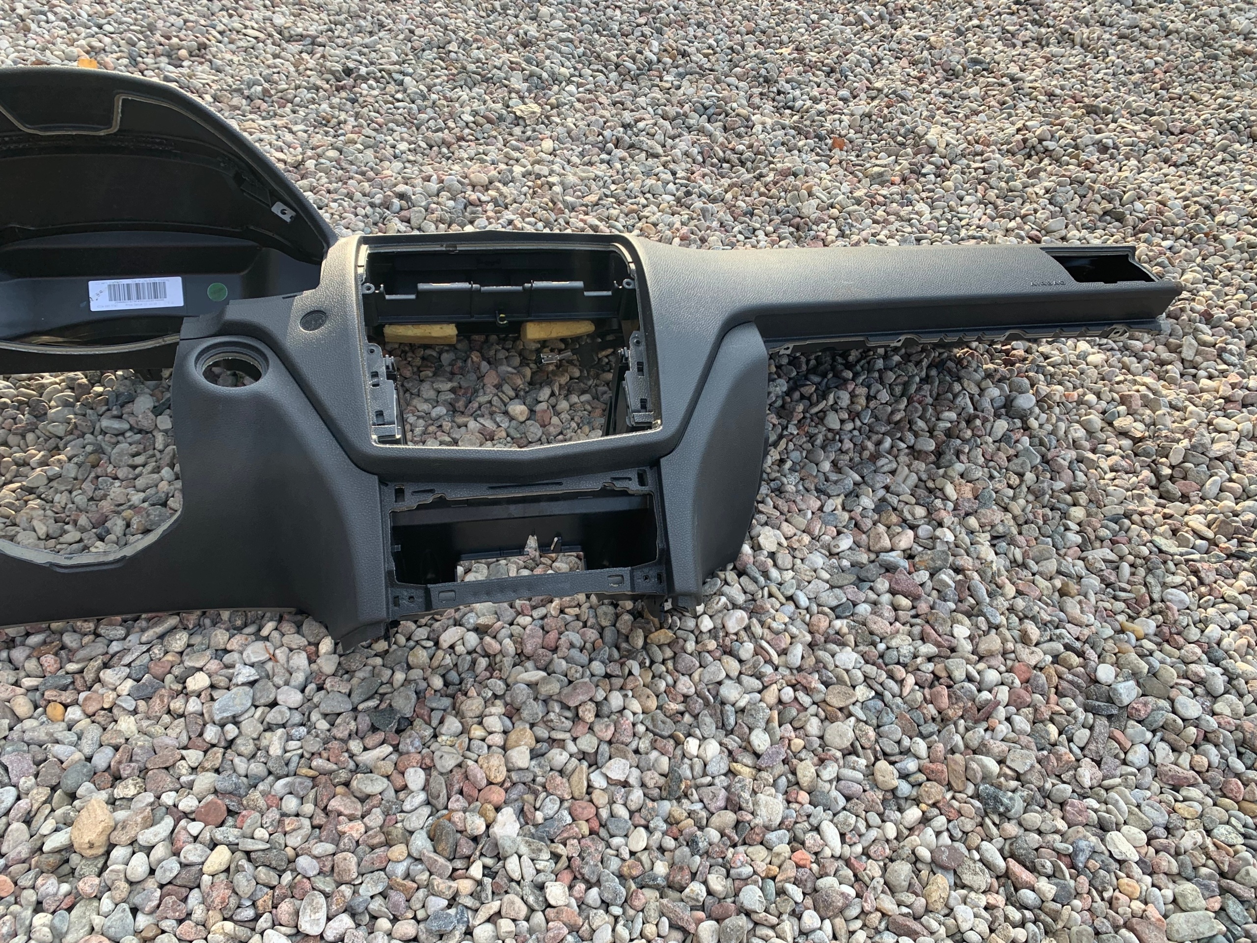 dashboard instrument panel the centre Mercedes-Benz C-class W204 A2046803787
