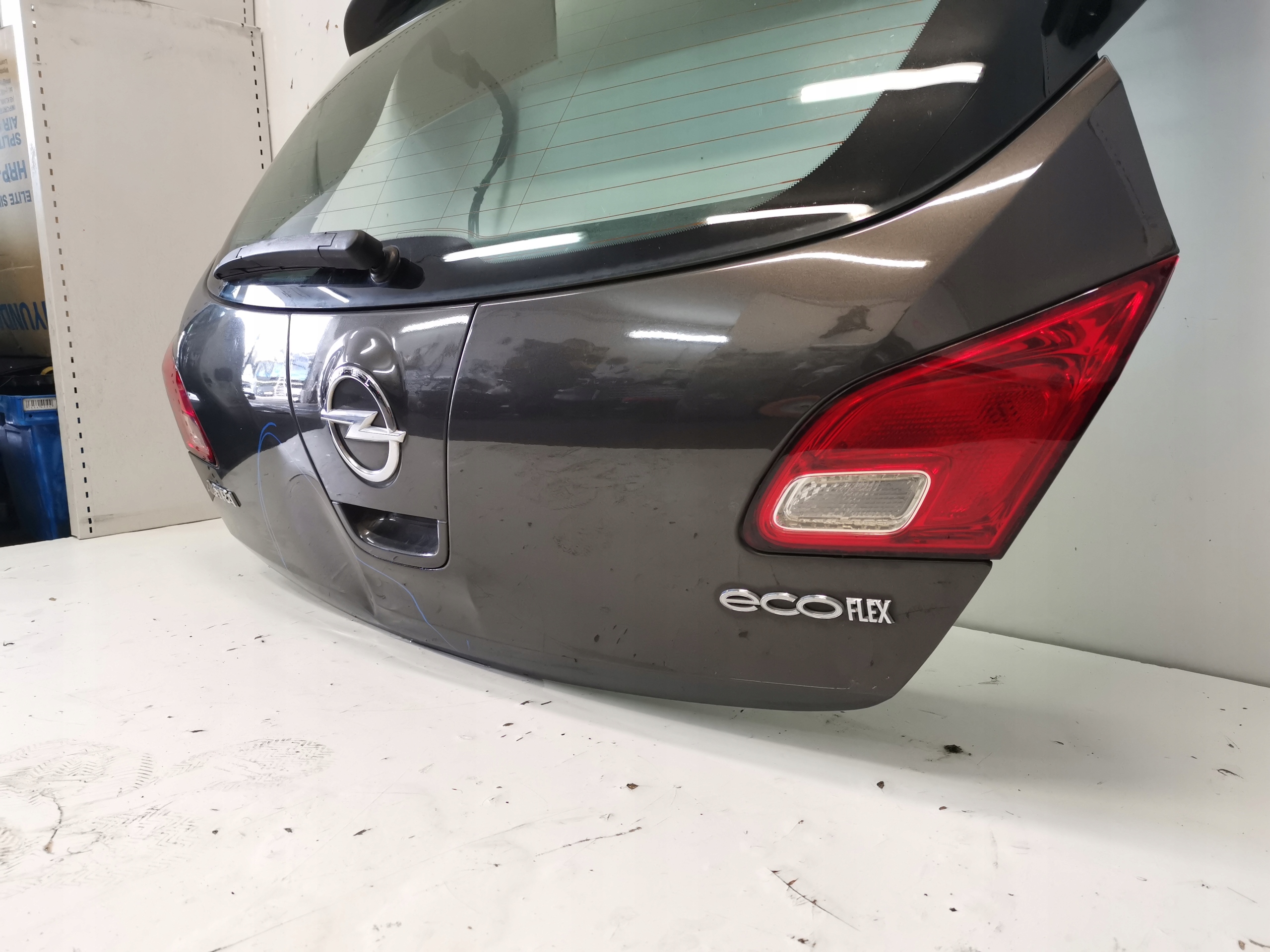 OPEL ASTRA J LIFT HB trunk door boot Z190