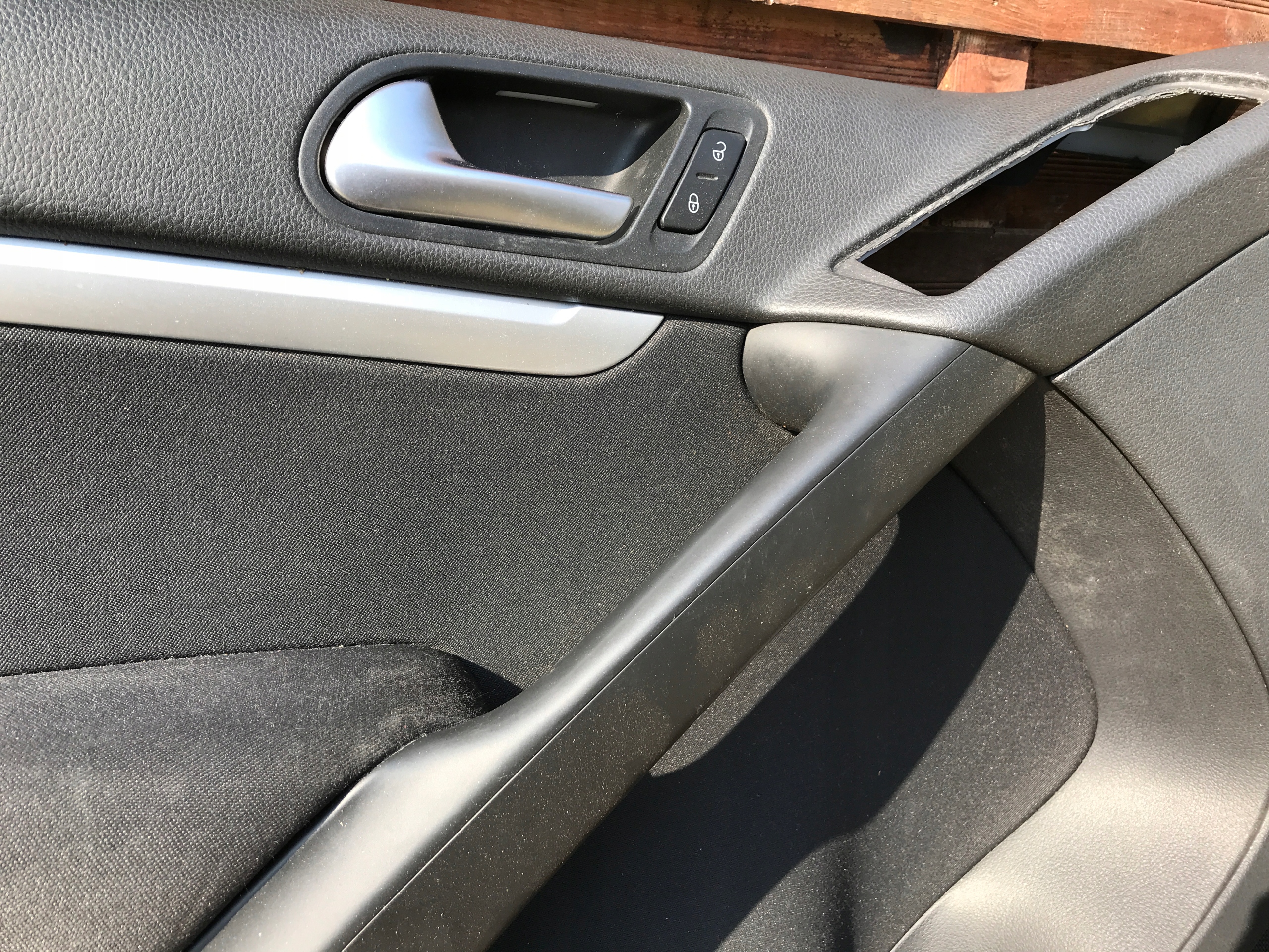 side door left front VW TIGUAN 5N0867011