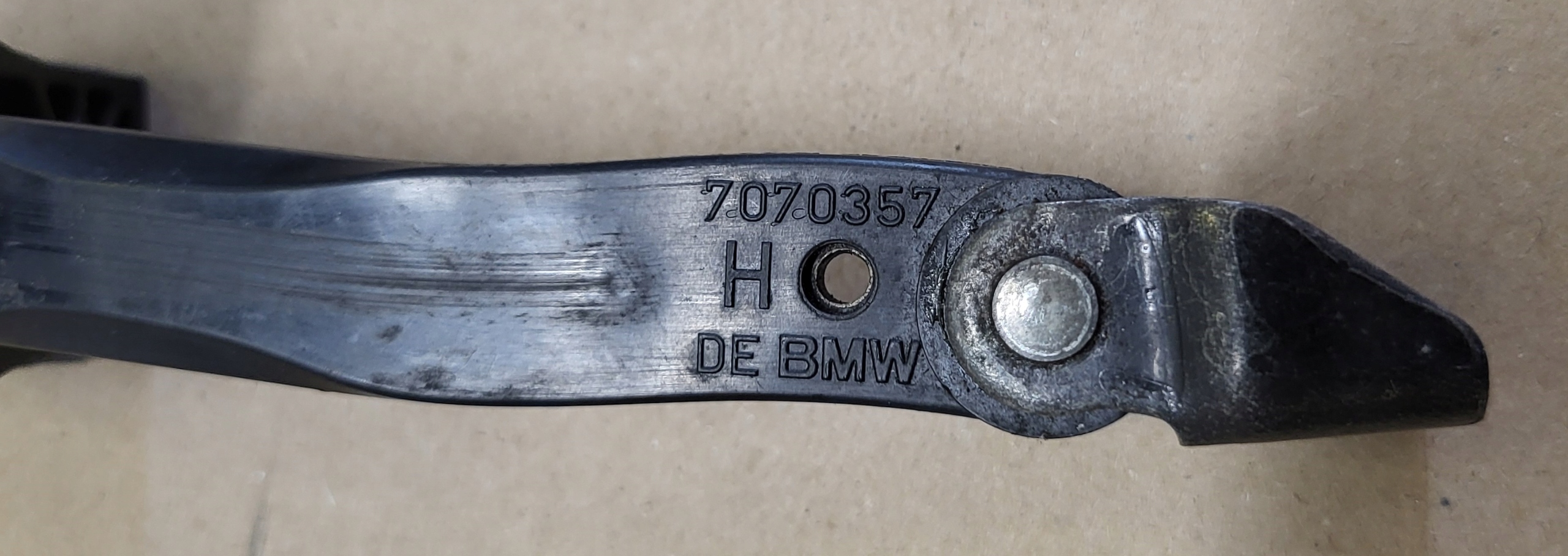 limiter door right front BMW 1 E87 OE 7070357