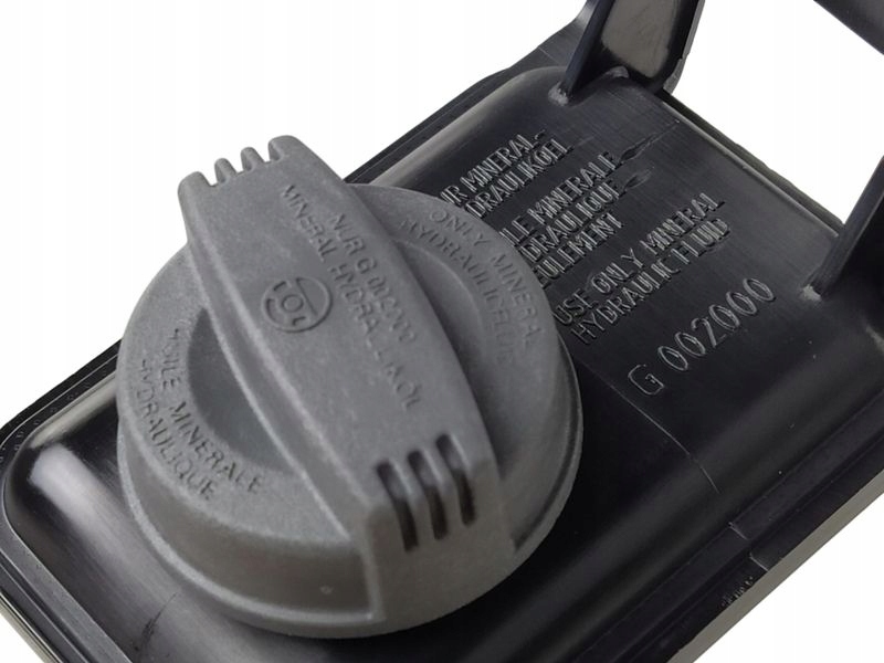 OE VAG ZBIORNICZEK WSPOMAGANIA AUDI A4 B6 Part number 8E0422371B