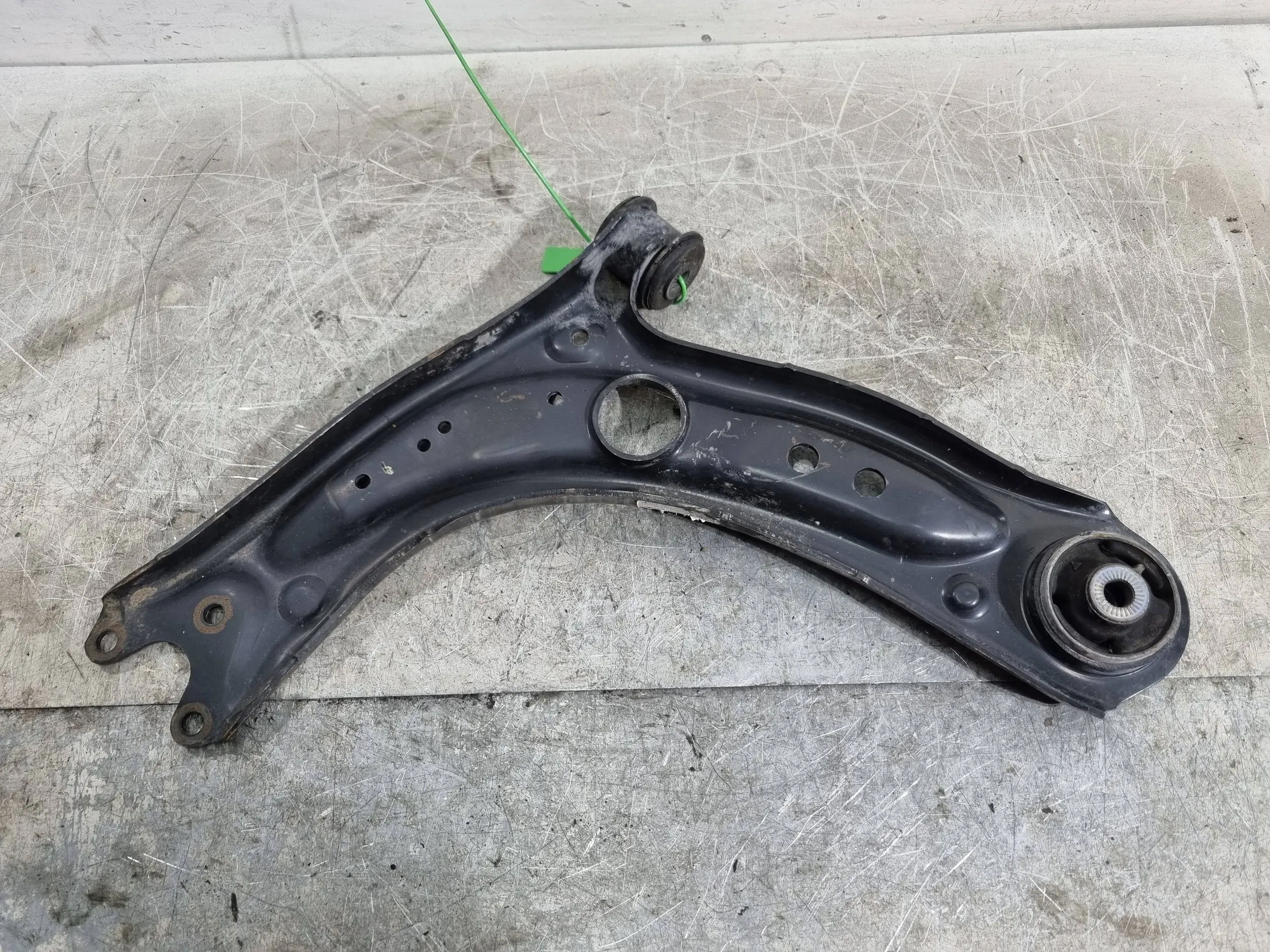 arm right front 5Q0407152R VW GOLF Vll A3 8VT-ROC LEON lll OCTAVIA lll