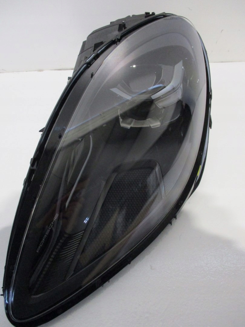 LAMPA LEWA FULL LED MACAN 95B941009AS MATRIX Typ samochodu 4x4/SUV Samochody osobowe