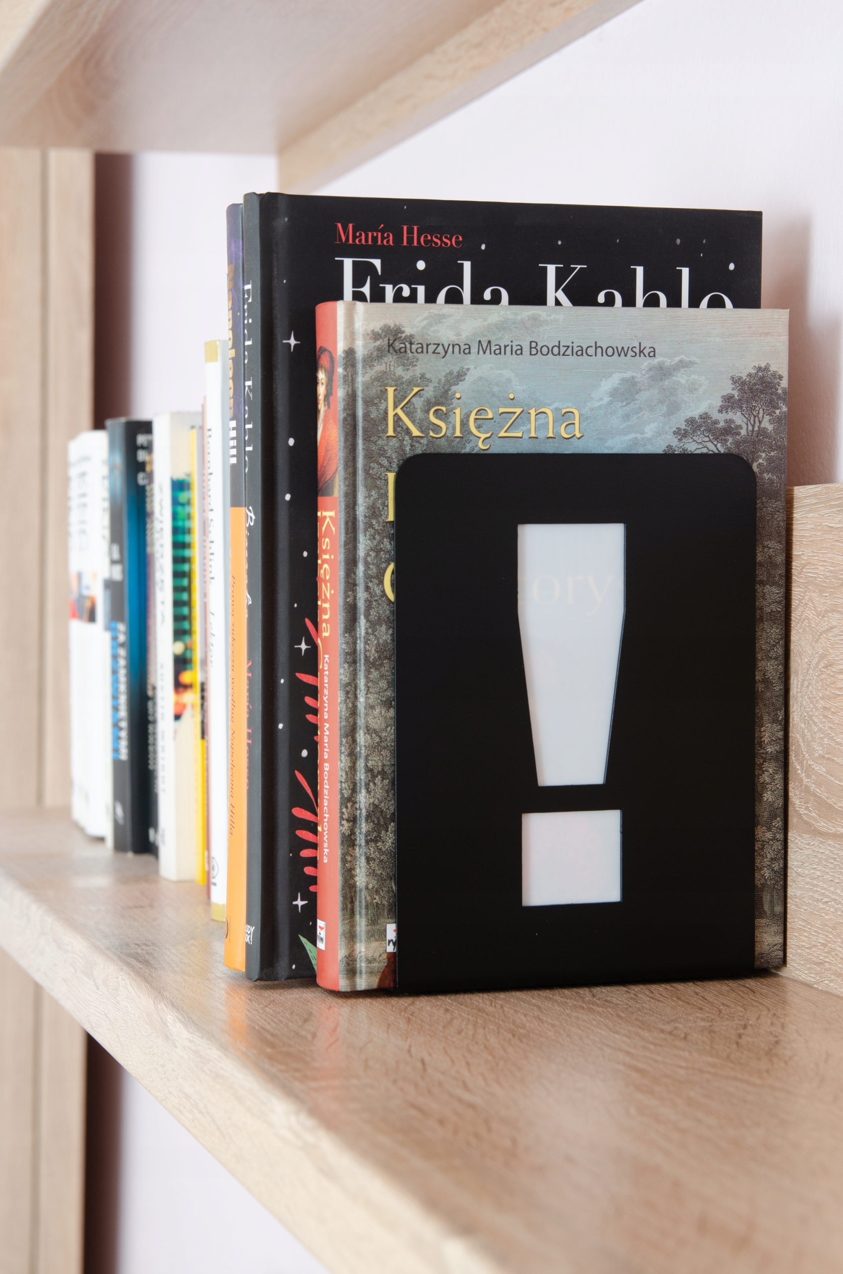 Podpórka do książek WYKRZYKNIK Marka inna