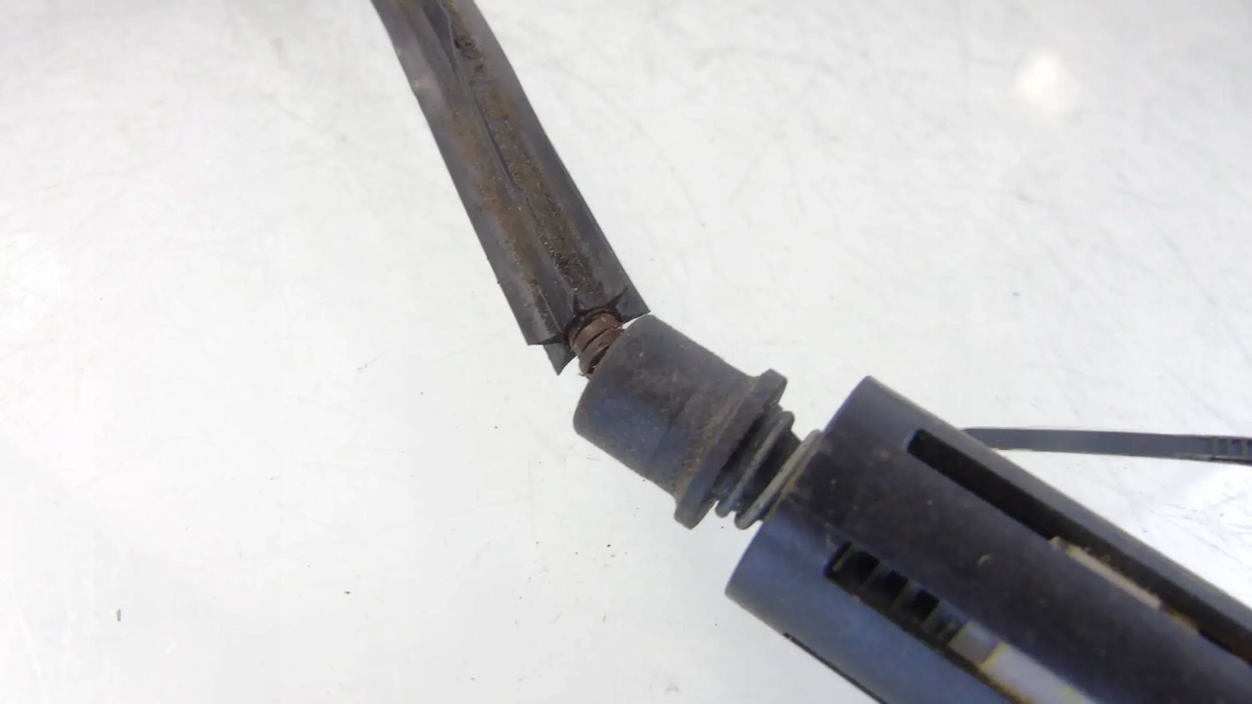 PEUGEOT 308 CC T7 CABRIO KABRIO PODOSNIK SZYBY PRAWY PRZOD Numer katalogowy części MAW24180