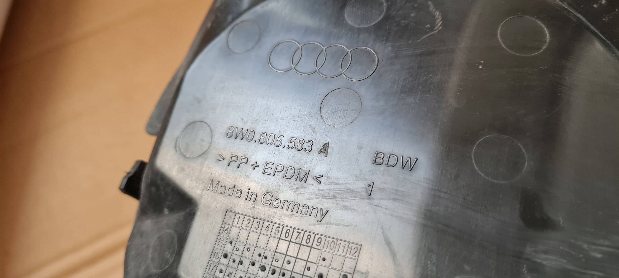 A4 B9 8W LIFT cover cap NADKOLA left left front 8W0805583A