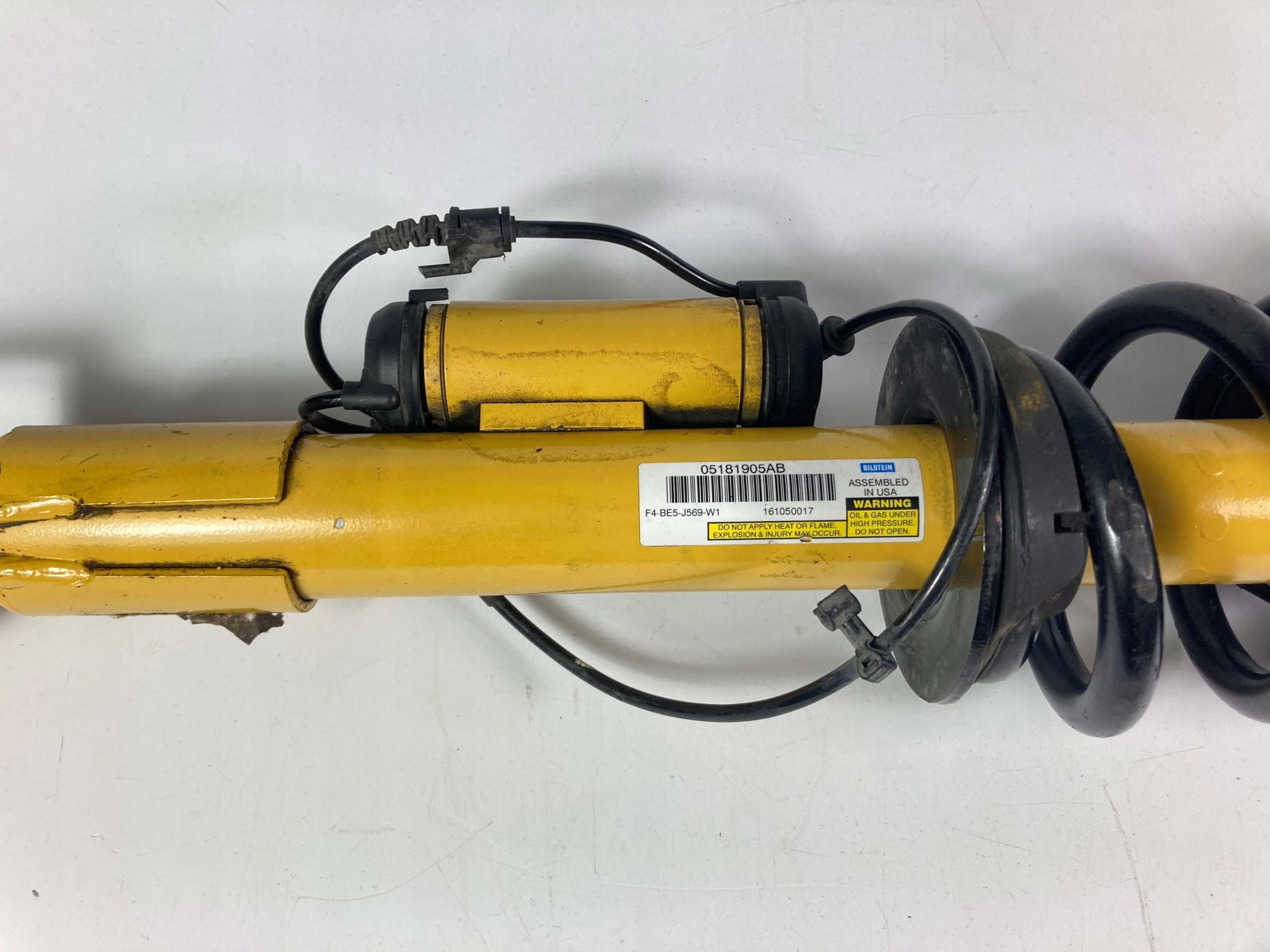 Dodge Challenger SRT Hellcat 2015-23 shock absorber aktywny left front