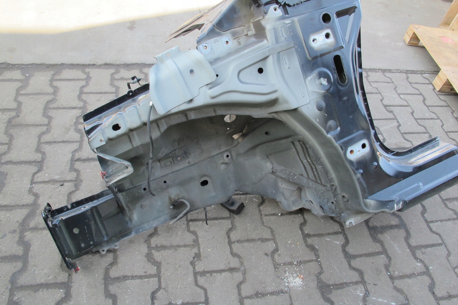 FORD FIESTA MK7 JA8 08- quarter quarter left front front D9