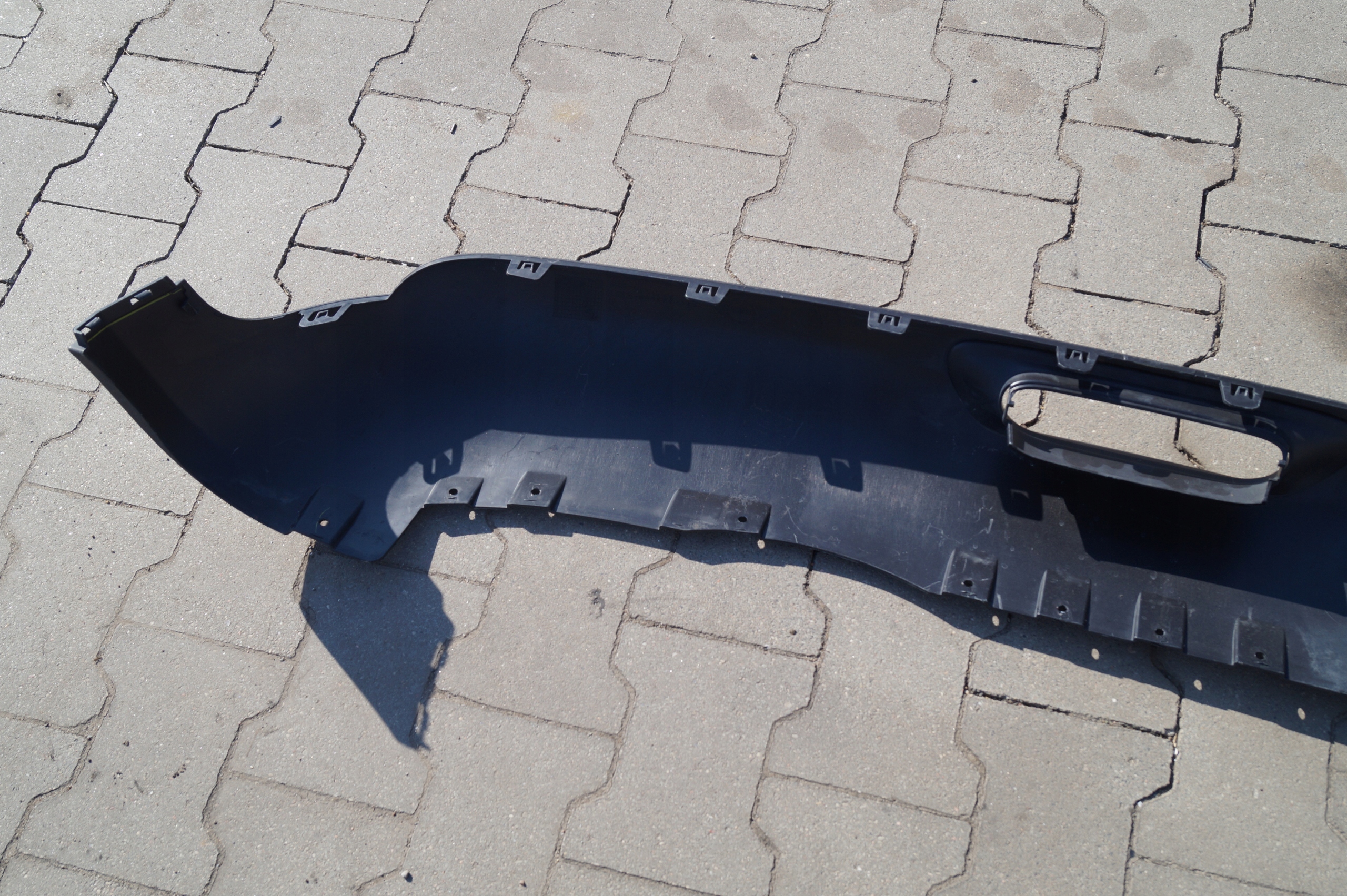 DOKŁADKA DÓŁ ZDERZAKA TYŁ MINI COOPER F55 7318826 Produkt generyczny dokładka zderzaka