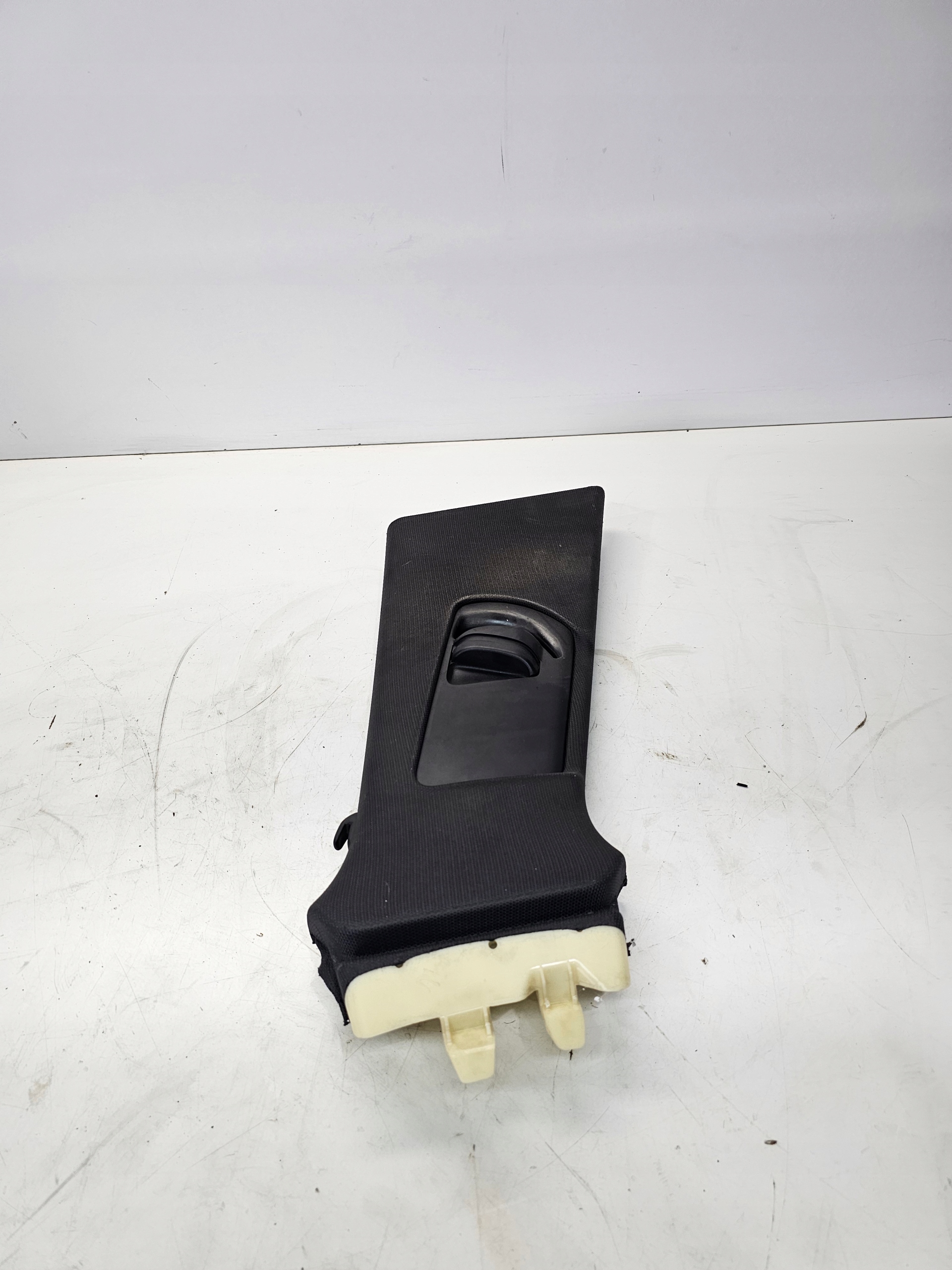 cover SLUPKA B right AUDI A4 B8 8K0867282B V48