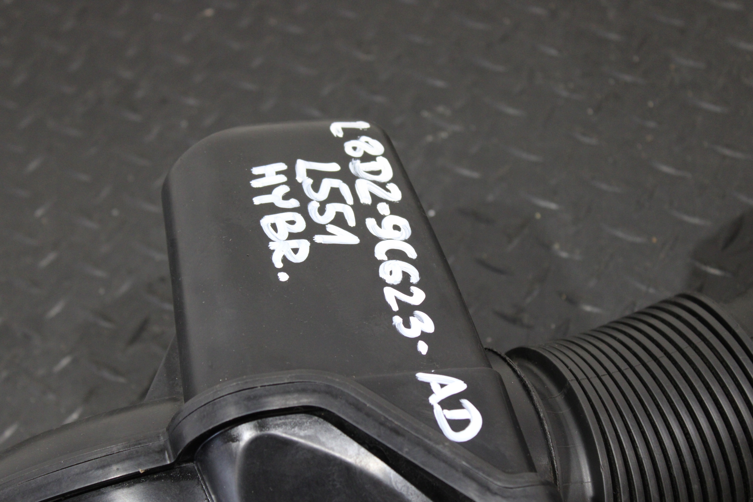 REZONATOR diffuser air LAND ROVER EVOQUE II 2 L551 L8D2-9C623-AD