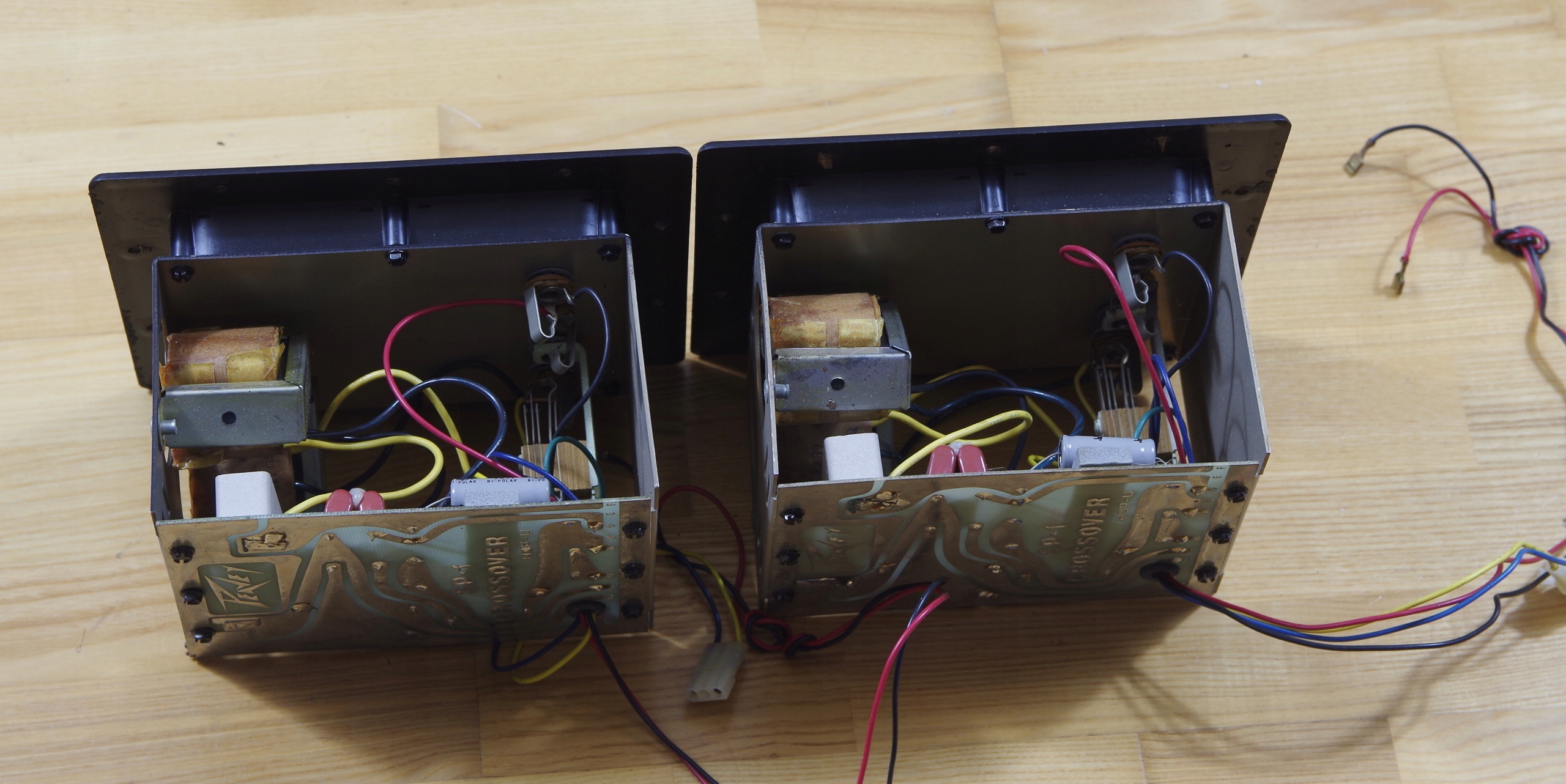 Zwrotnice z kolumn Peavey SP1, 2 drożne, terminale Marka Peavey