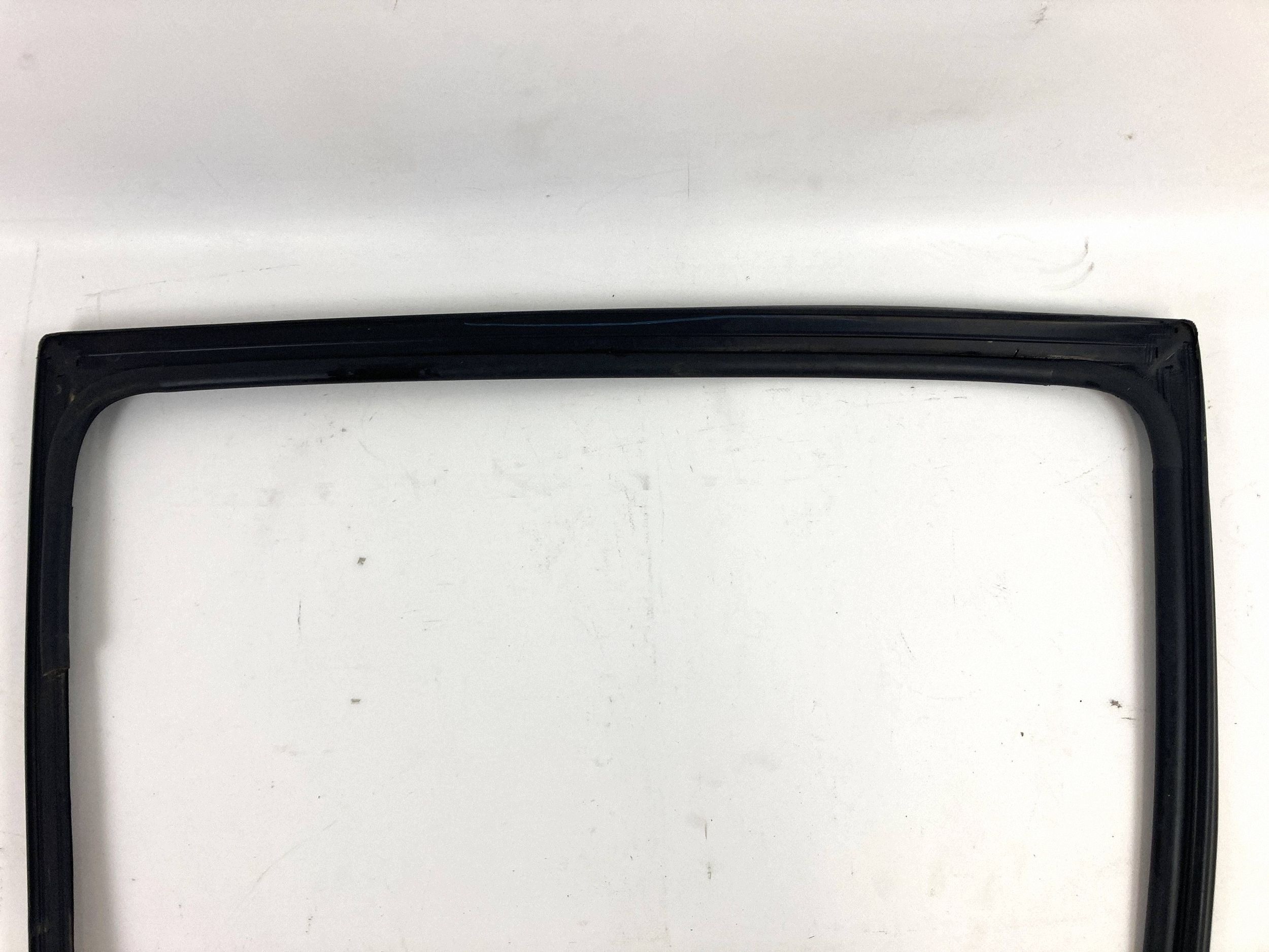 Chrysler Pacifica 2017-25 gasket windows left rear part
