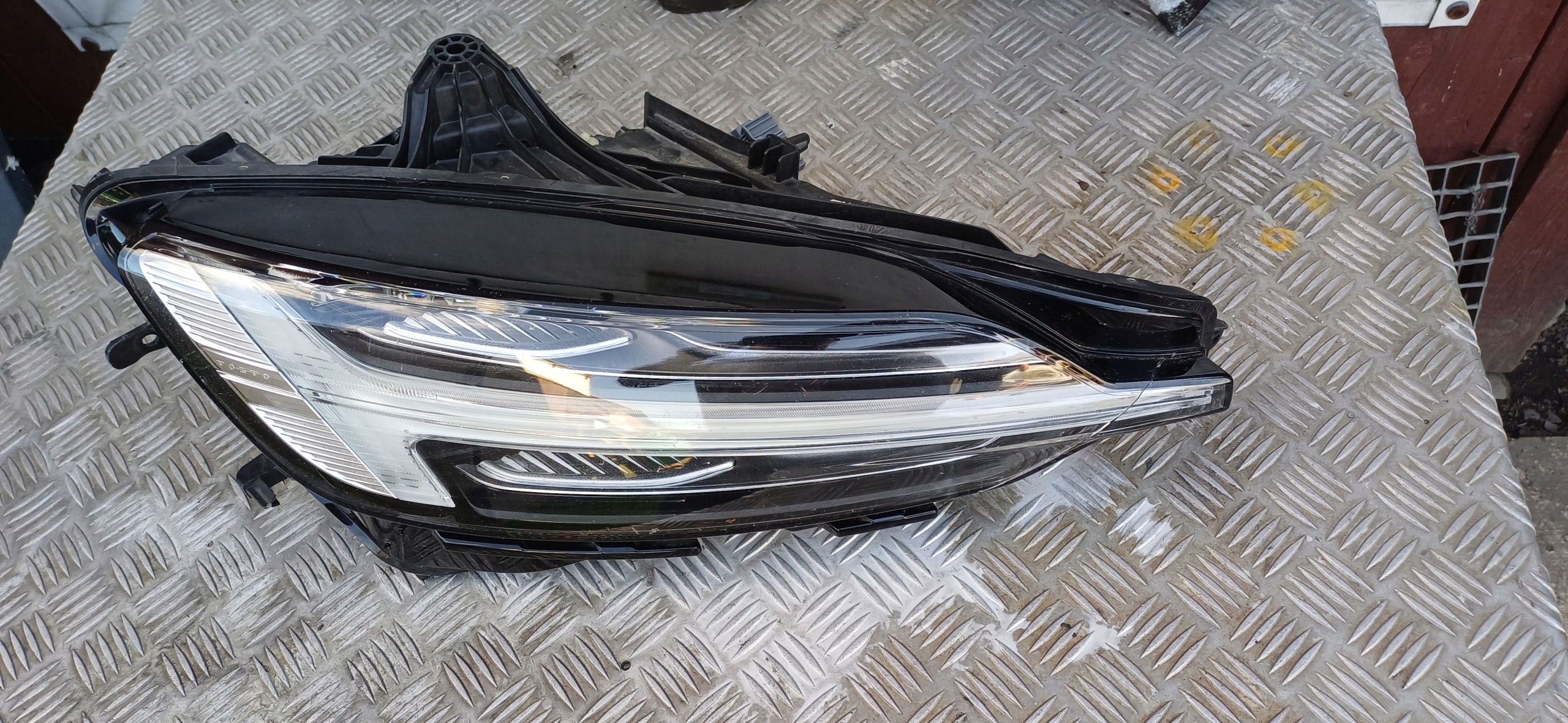 light VOLVO C60 S60 V60 III FULL LED REFLEKTOR right 32347005 2023R