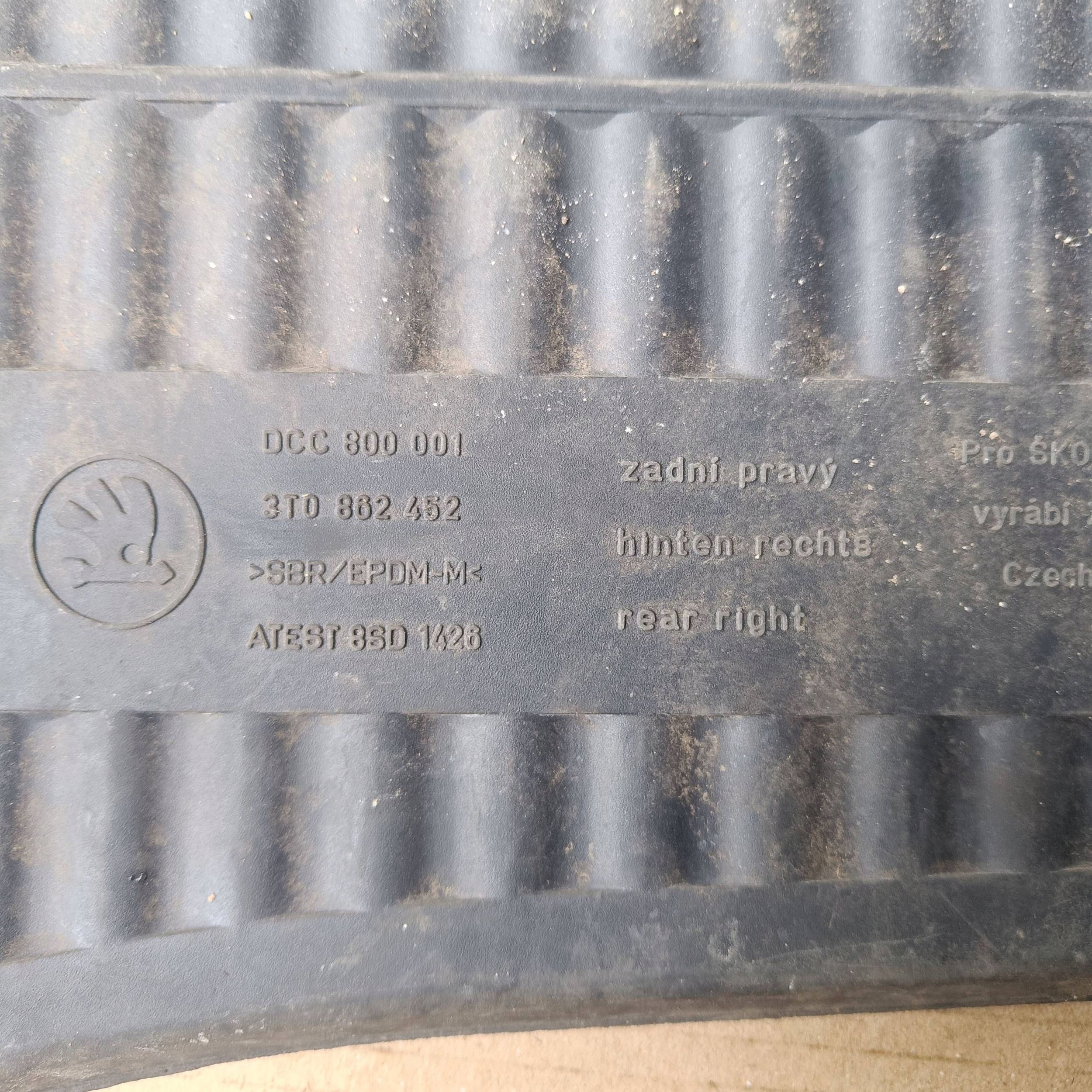 Skoda Superb B6 (3T) 2011 rear part side right mat for the car rubber oryg