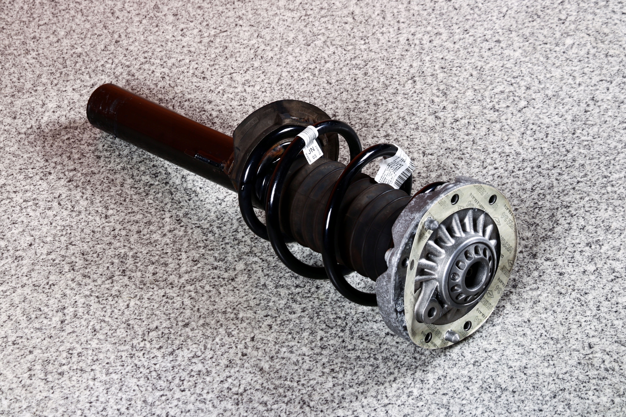 BMW F46 GRAN TOURER shock absorber left front 6872521