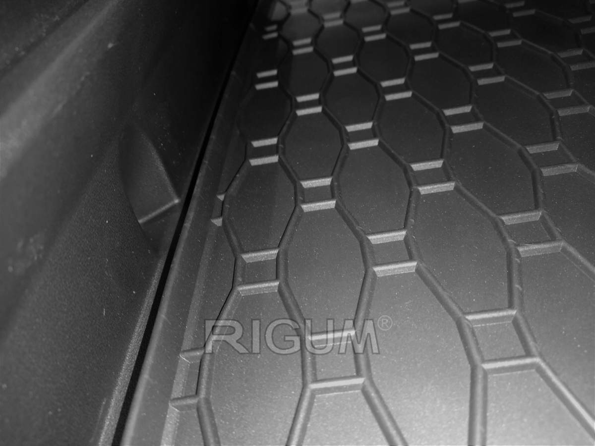 Dywaniki i mata do Audi Q4 E-Tron Sportback od 2021- EAN (GTIN) 5903869229719