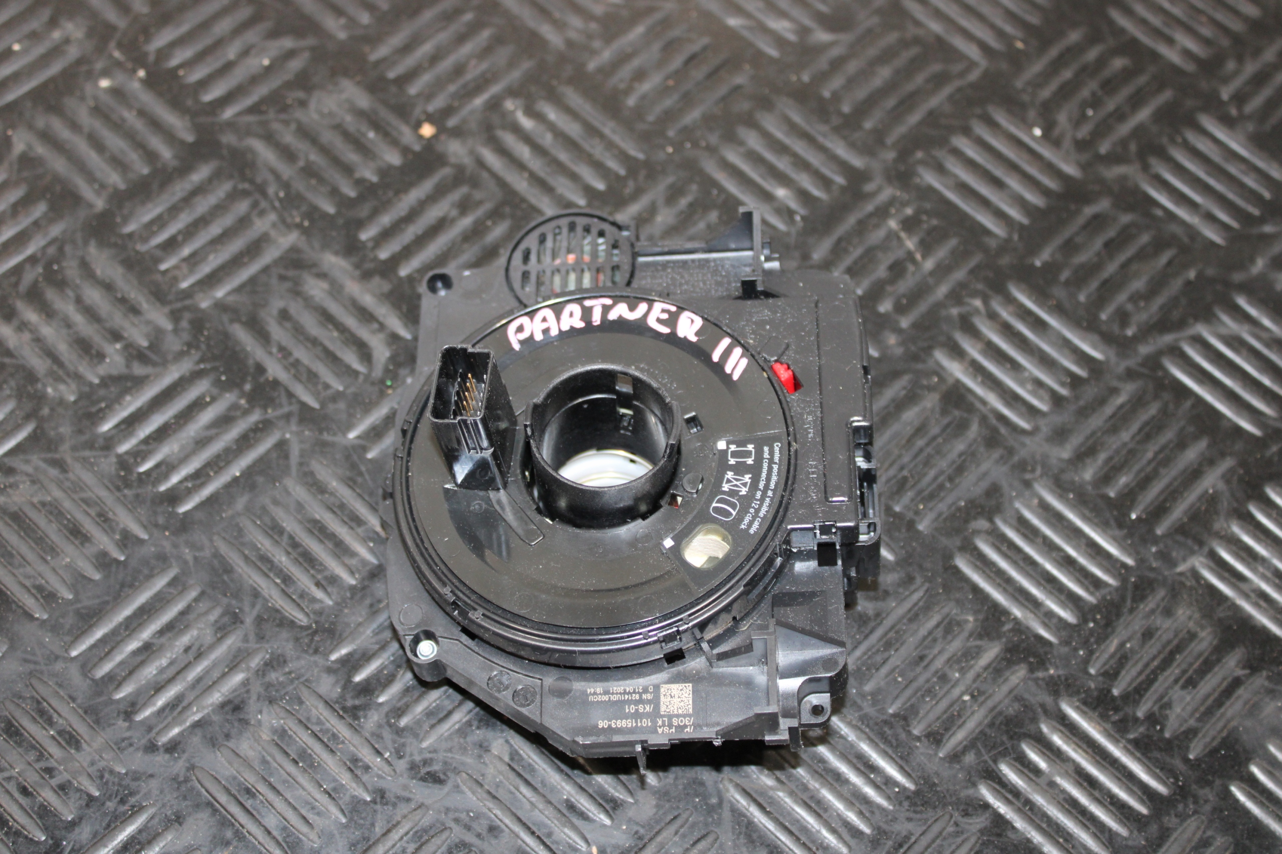 ring below steering wheel, PARTNER IV 4 RIFTER