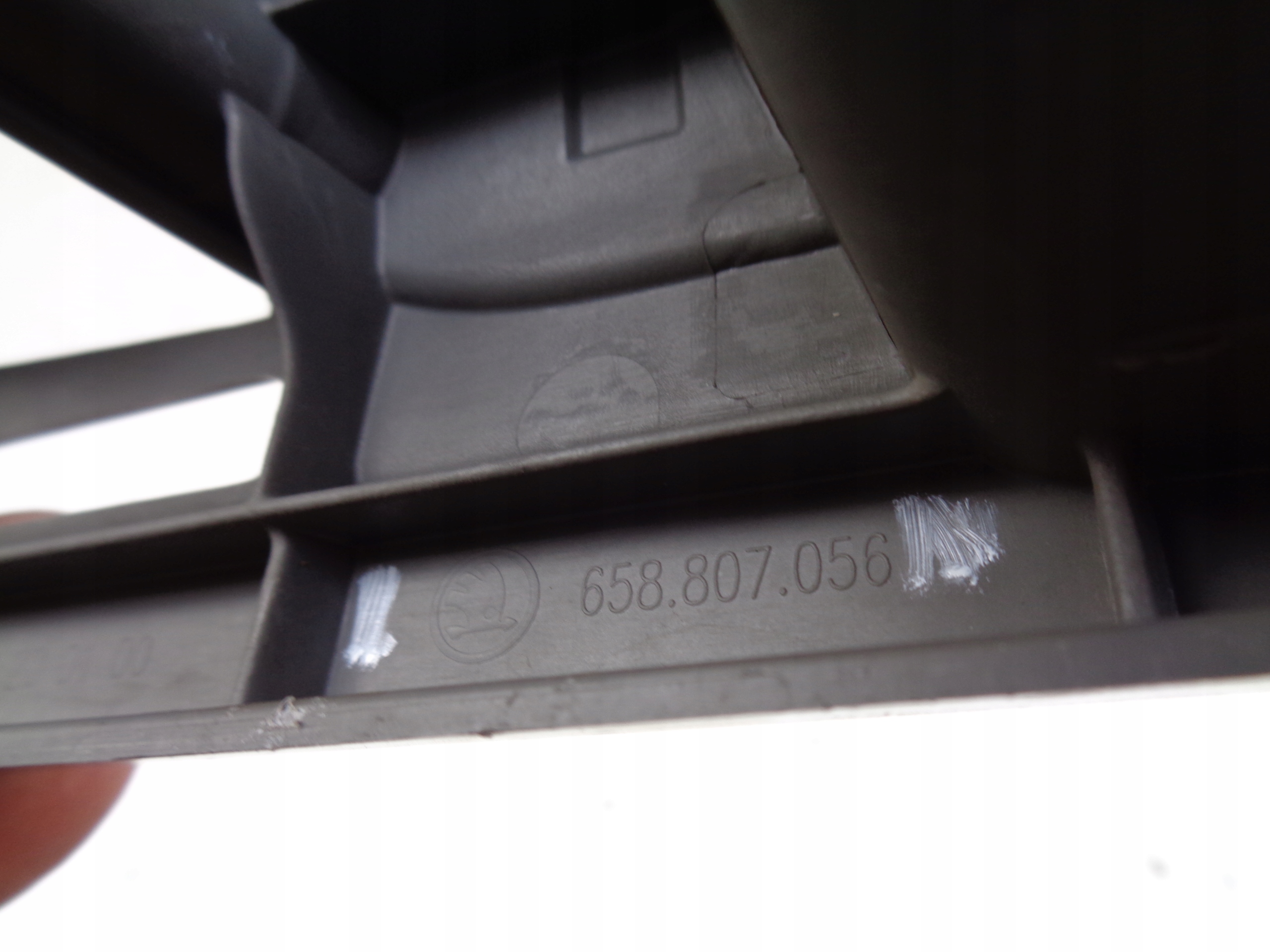 bumper bracket right front SKODA KAMIQ 658 18