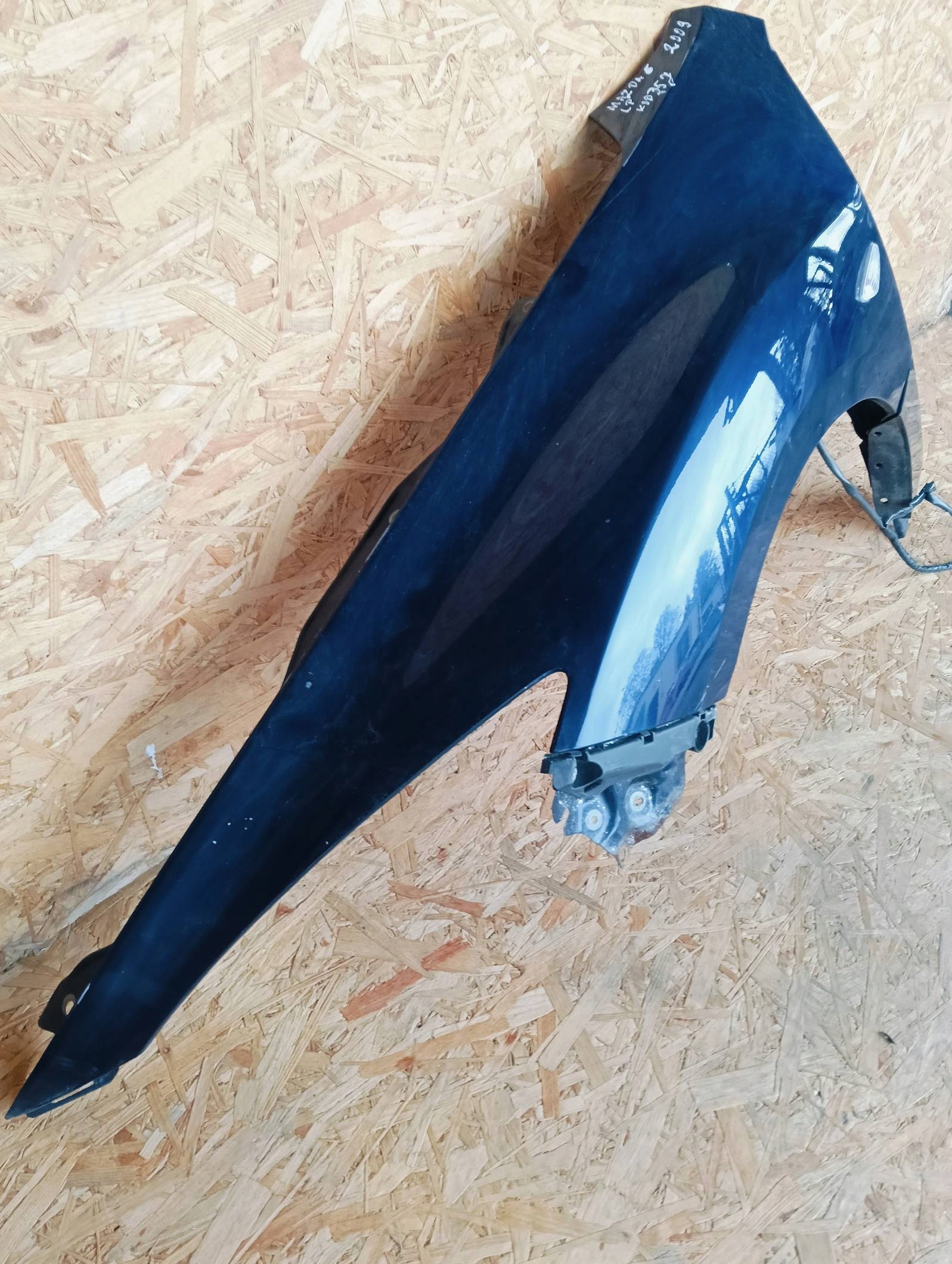 fender left front MAZDA 6 GH 09r Lak 35J