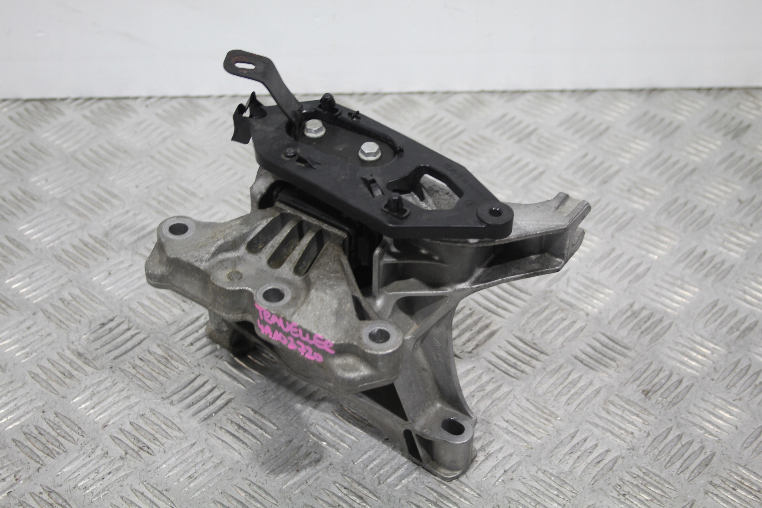 holder engine mount TRAVELLER EXPERT III 3
