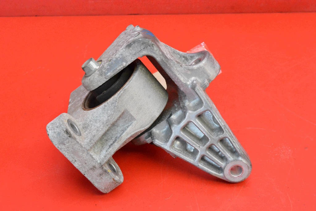holder engine mount right front 218A0CU000 KIA EV6 GT 77.4 kWh 584 KM 21