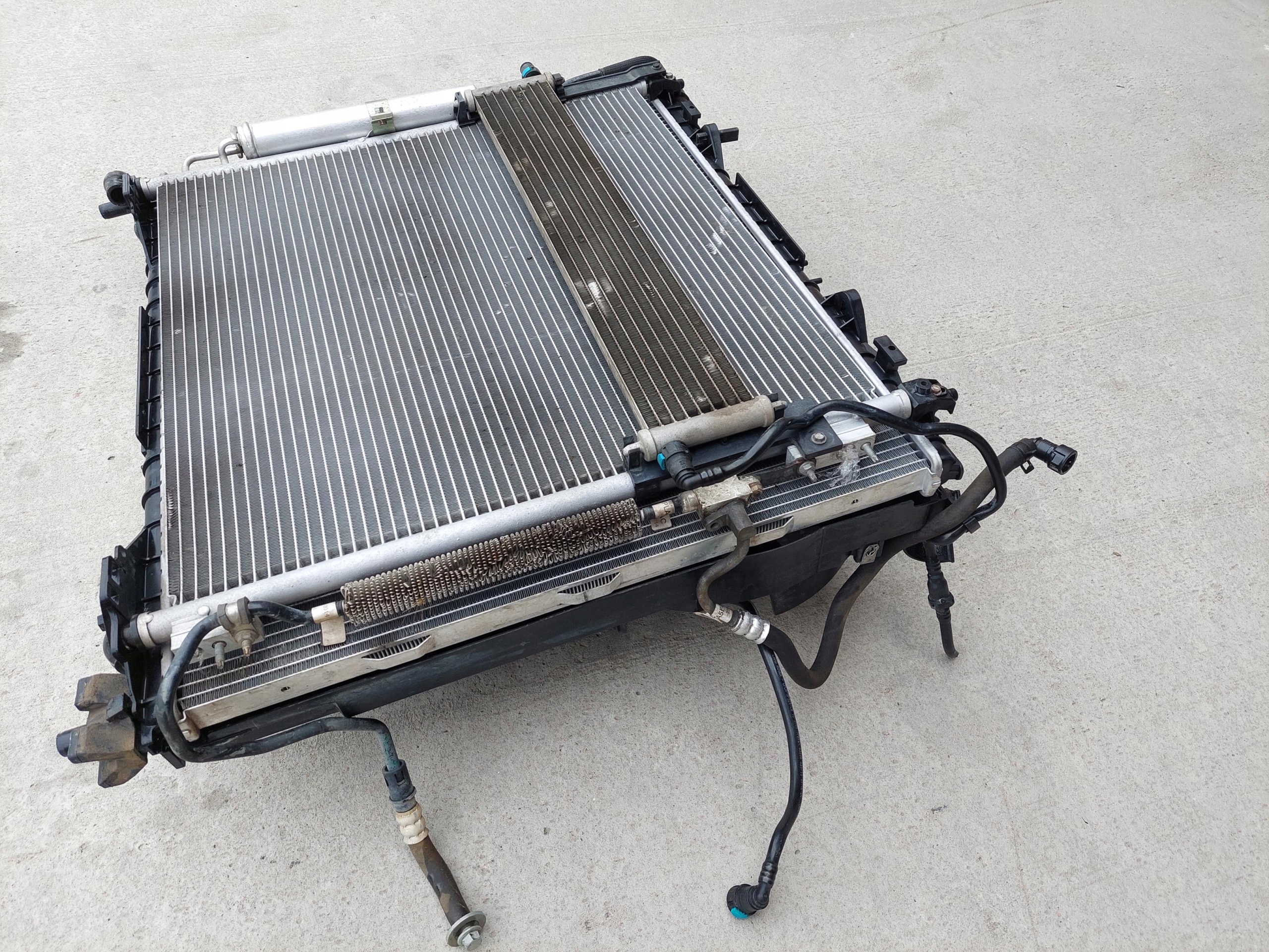 KOMPLET chladiče chladič ventilátor RANGE ROVER VOGUE L405 4.4 D SDV8