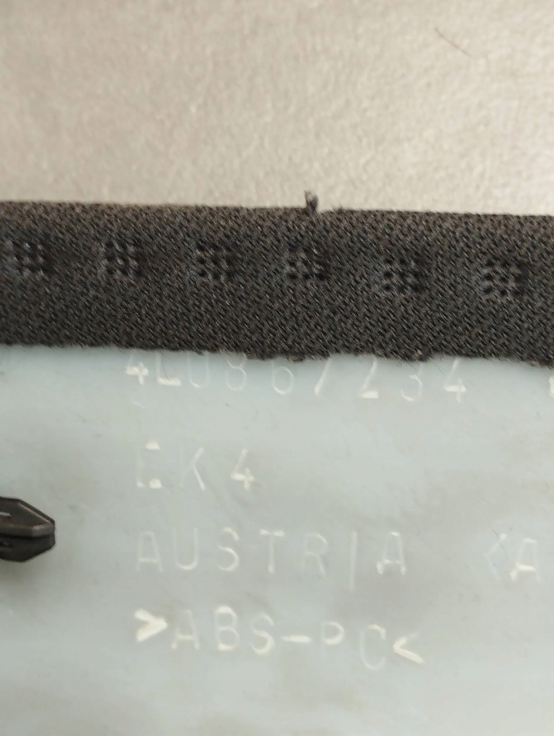 Audi Q7 4L couverture montant 4L0867234