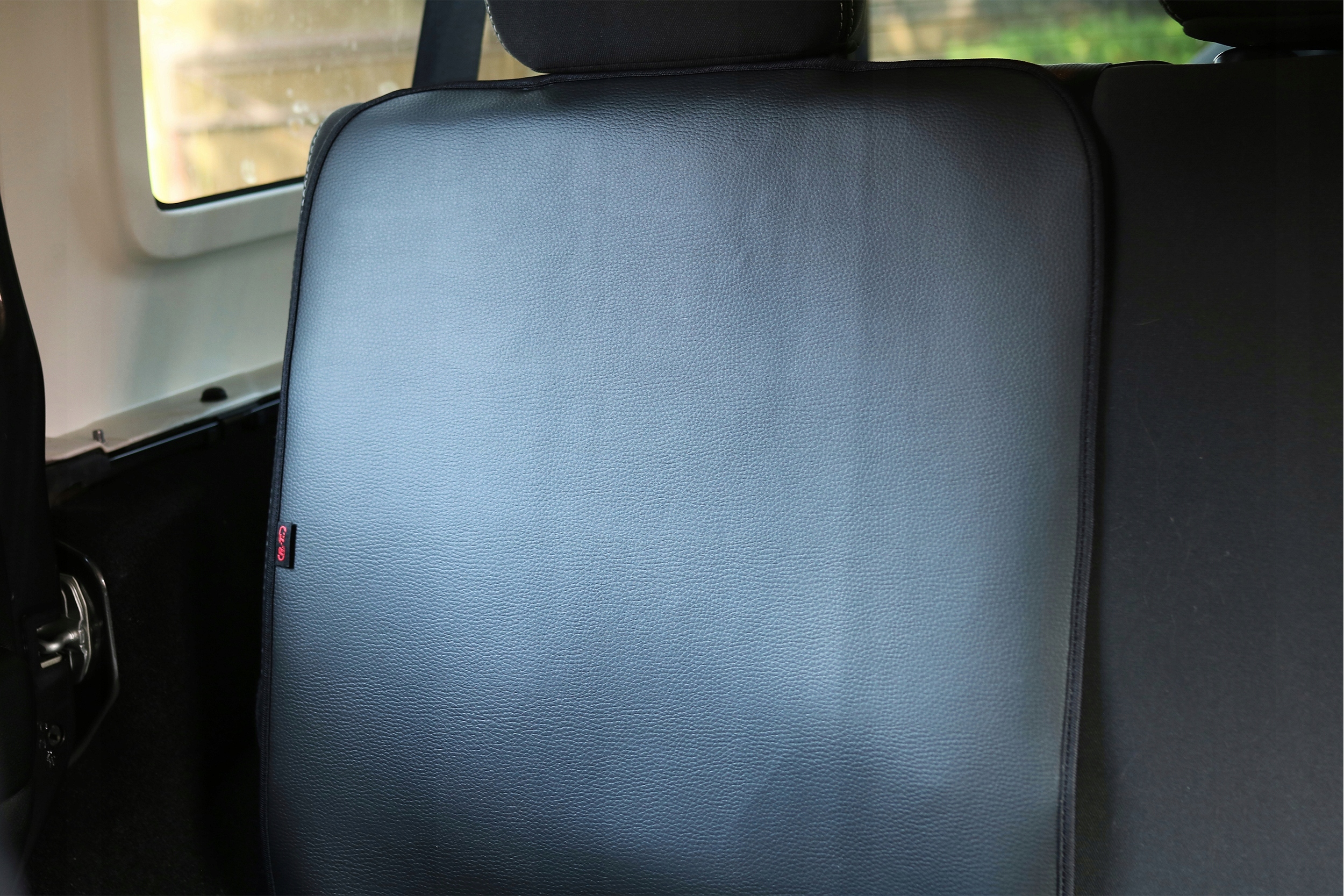 GRUBA MATA OCHRONNA OSŁONA POD FOTELIK SAMOCHODOWY Marka Pok-Ter